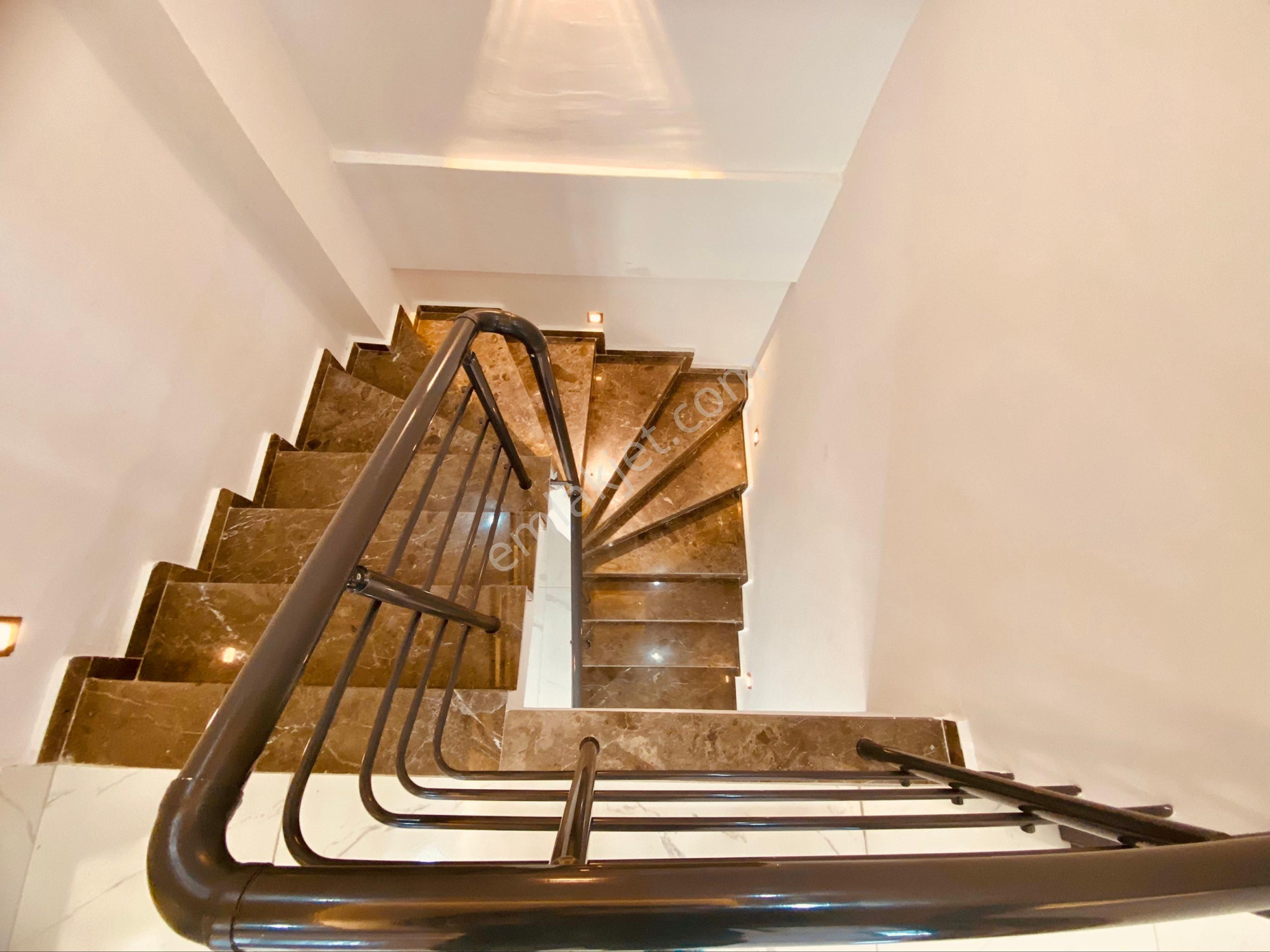 Hisar’da Havuzlu Site İçinde Eşyalı Satılık 3+1 Dubleks Villa - Görsel 22