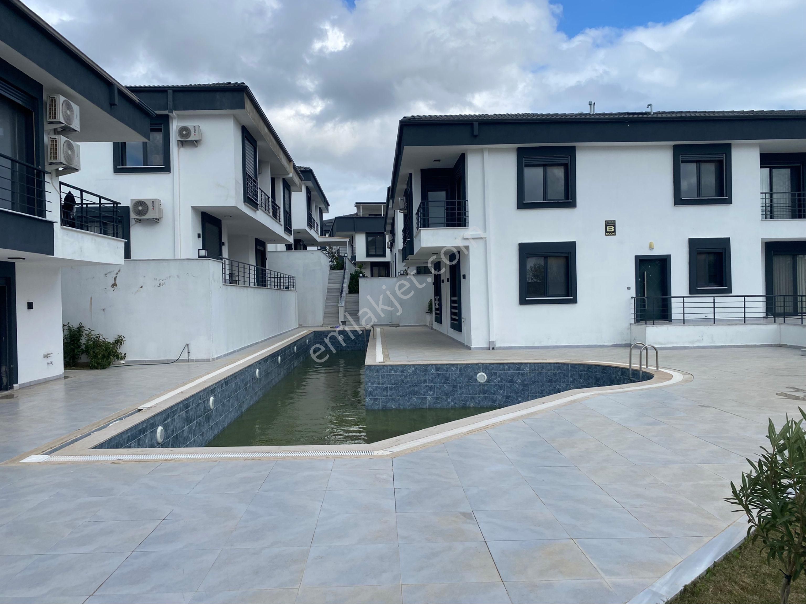 Hisar’da Havuzlu Site İçinde Eşyalı Satılık 3+1 Dubleks Villa - Görsel 8