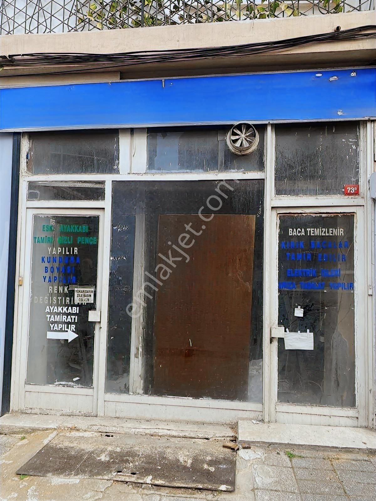 Salacak Merkezde, Cadde Cepheli Kiralık Dükkan