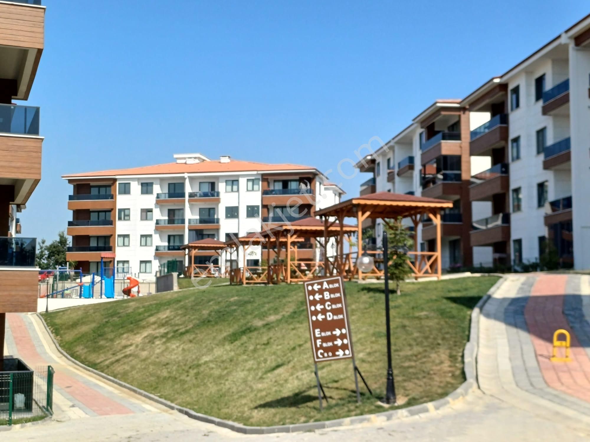 Yalova Merkez Mustafa Kemal Mah.'de Havuzlu Sitede Satılık 3+1 Sıfır Daire - Görsel 4