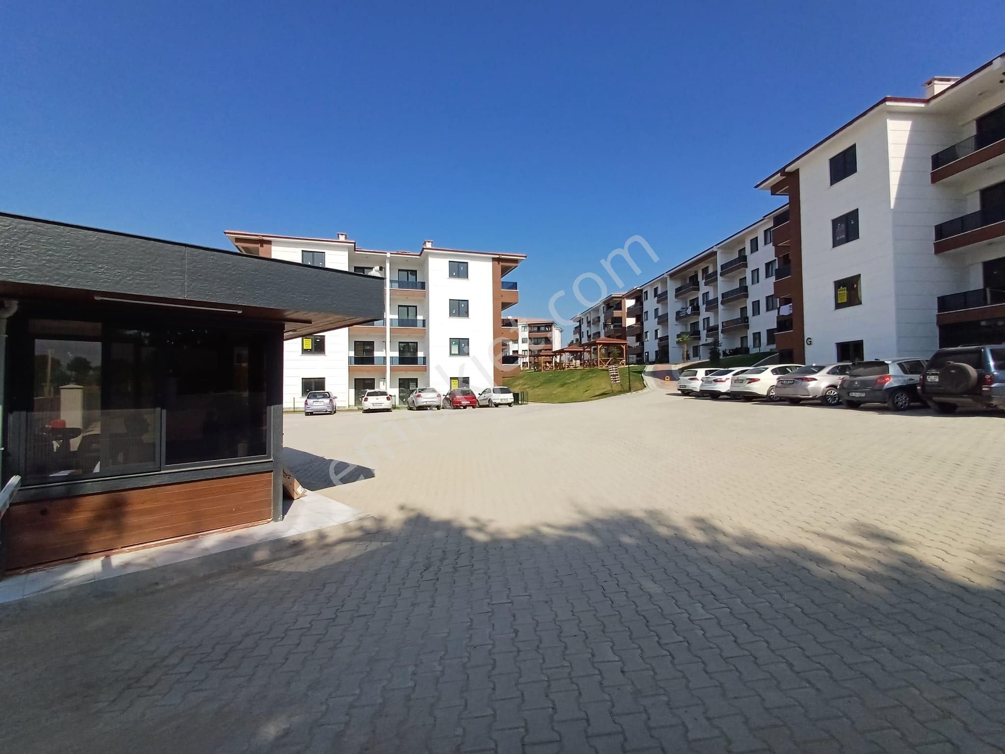 Yalova Merkez Mustafa Kemal Mah.'de Havuzlu Sitede Satılık 3+1 Sıfır Daire - Görsel 2