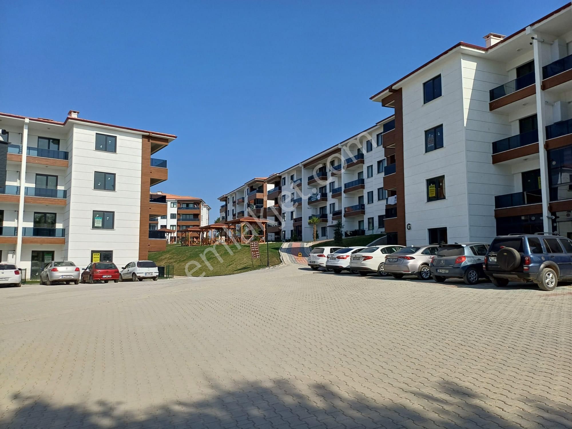 Yalova Merkez Mustafa Kemal Mah.'de Havuzlu Sitede Satılık 3+1 Sıfır Daire - Görsel 3