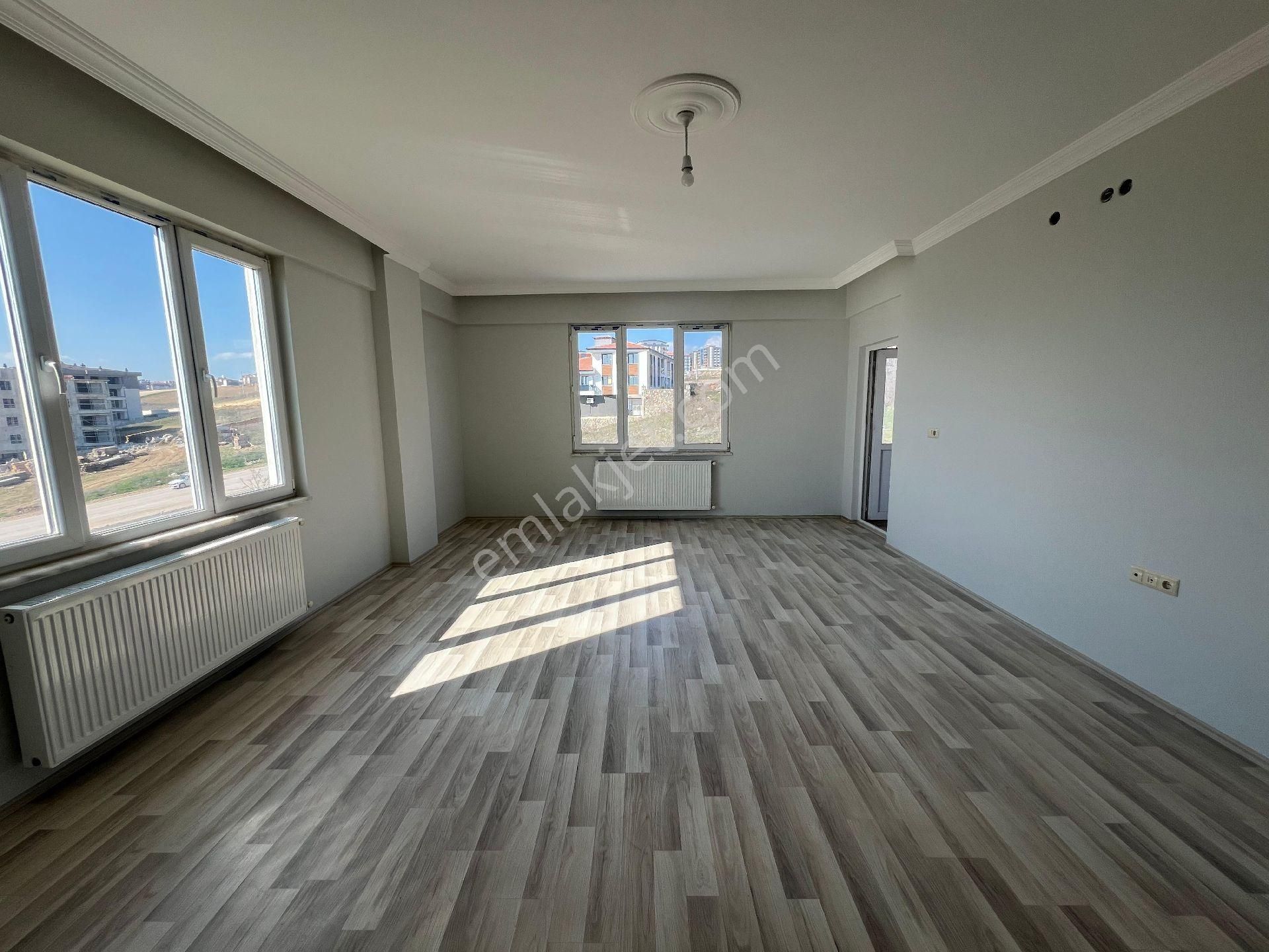 Roma' Dan Akhisar Mahallesi' Nde Kiralık Daire