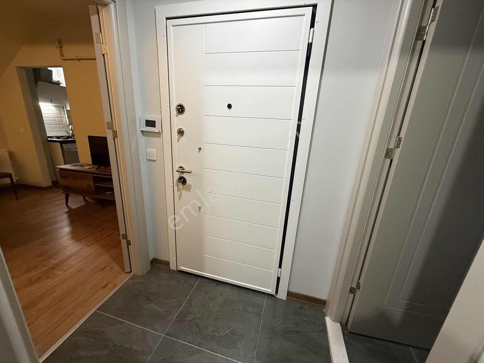 Fl Emlaktan Fikirtepe Metrobüs Yakını 1+1 Full Eşyalı Bahçe Kat - Görsel 3