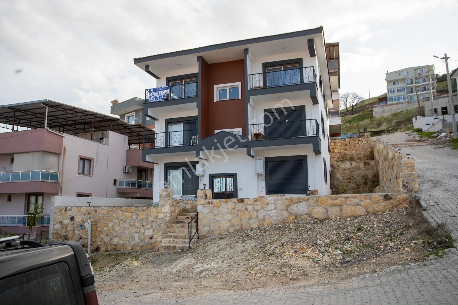 Foça Bağarası Kazım Dirik Mah. Satılık 2+1 Sıfır Daire