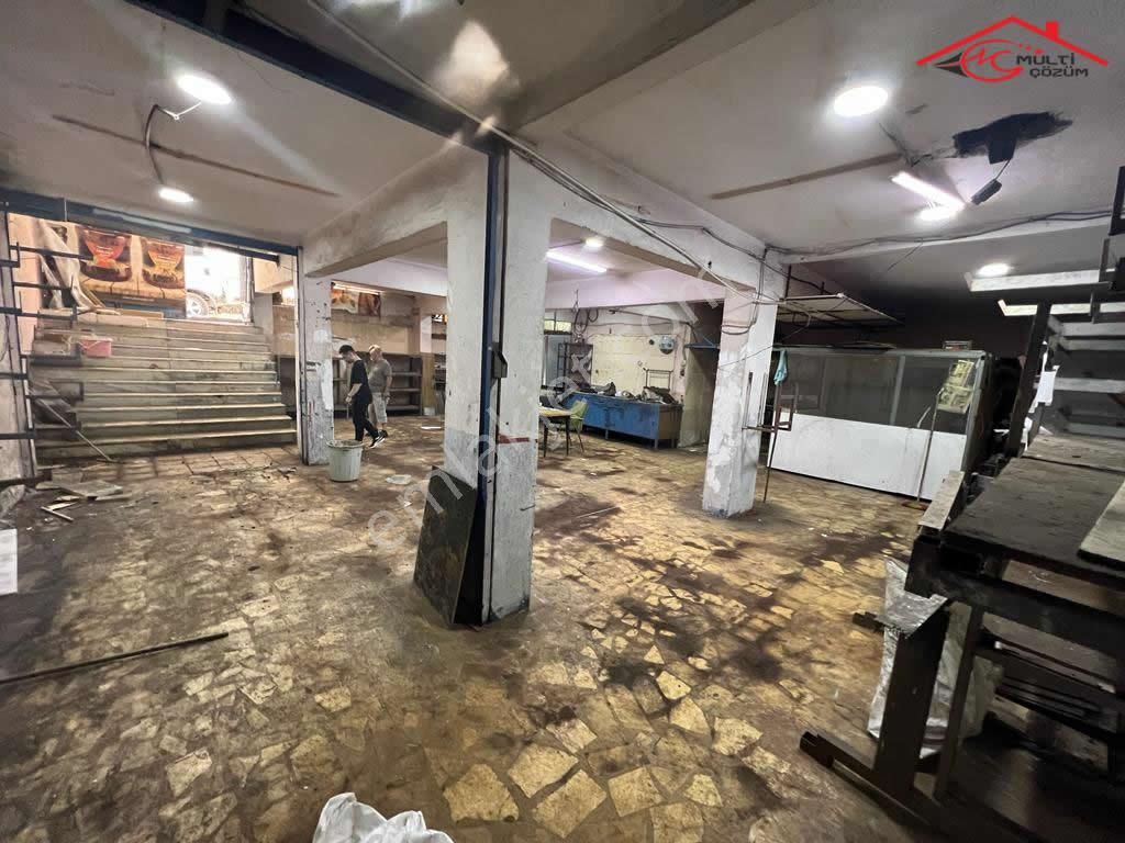 Yenibosna Zafer Mahallesinde Satılık İşyeri Dükkan Atölye Depo