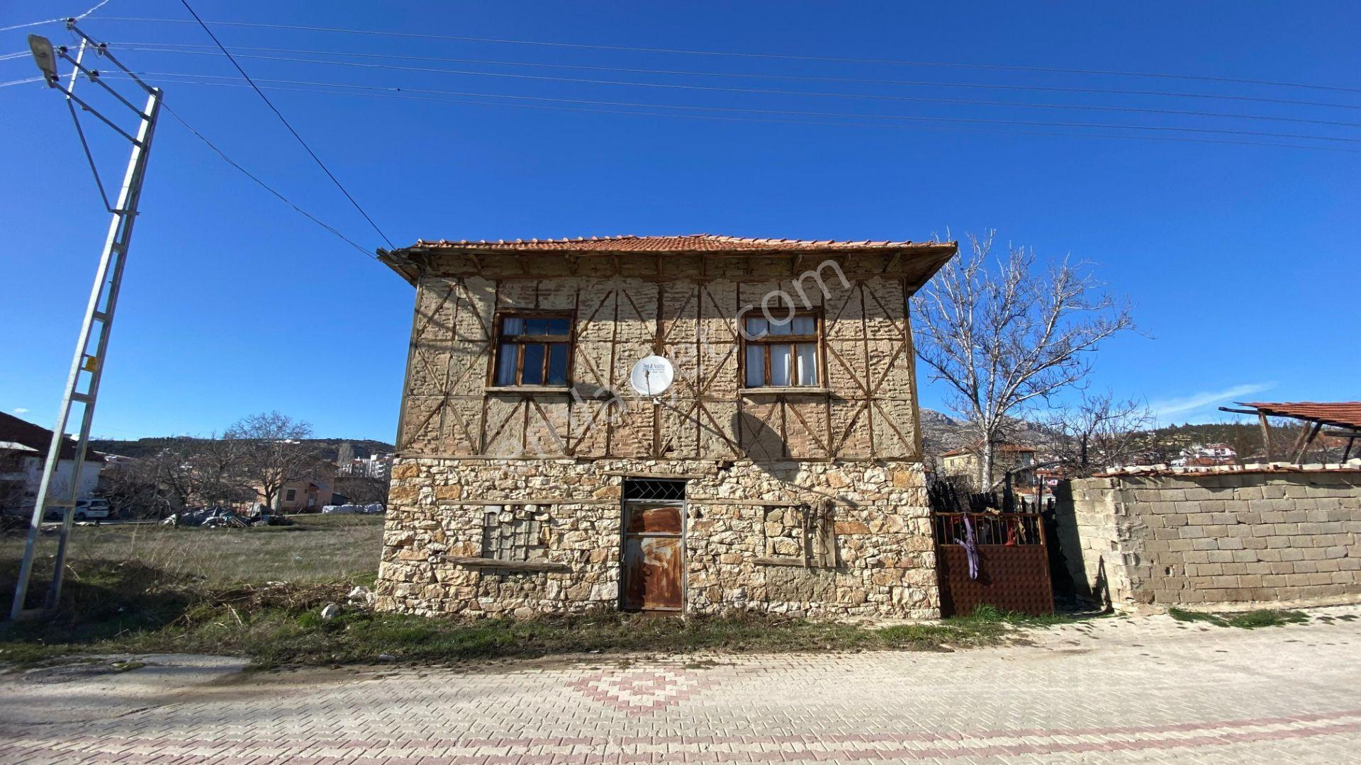 Vip Gayrimenkul'den Yeni Mah. Müstakil Ev Ve Arsası - Görsel 2