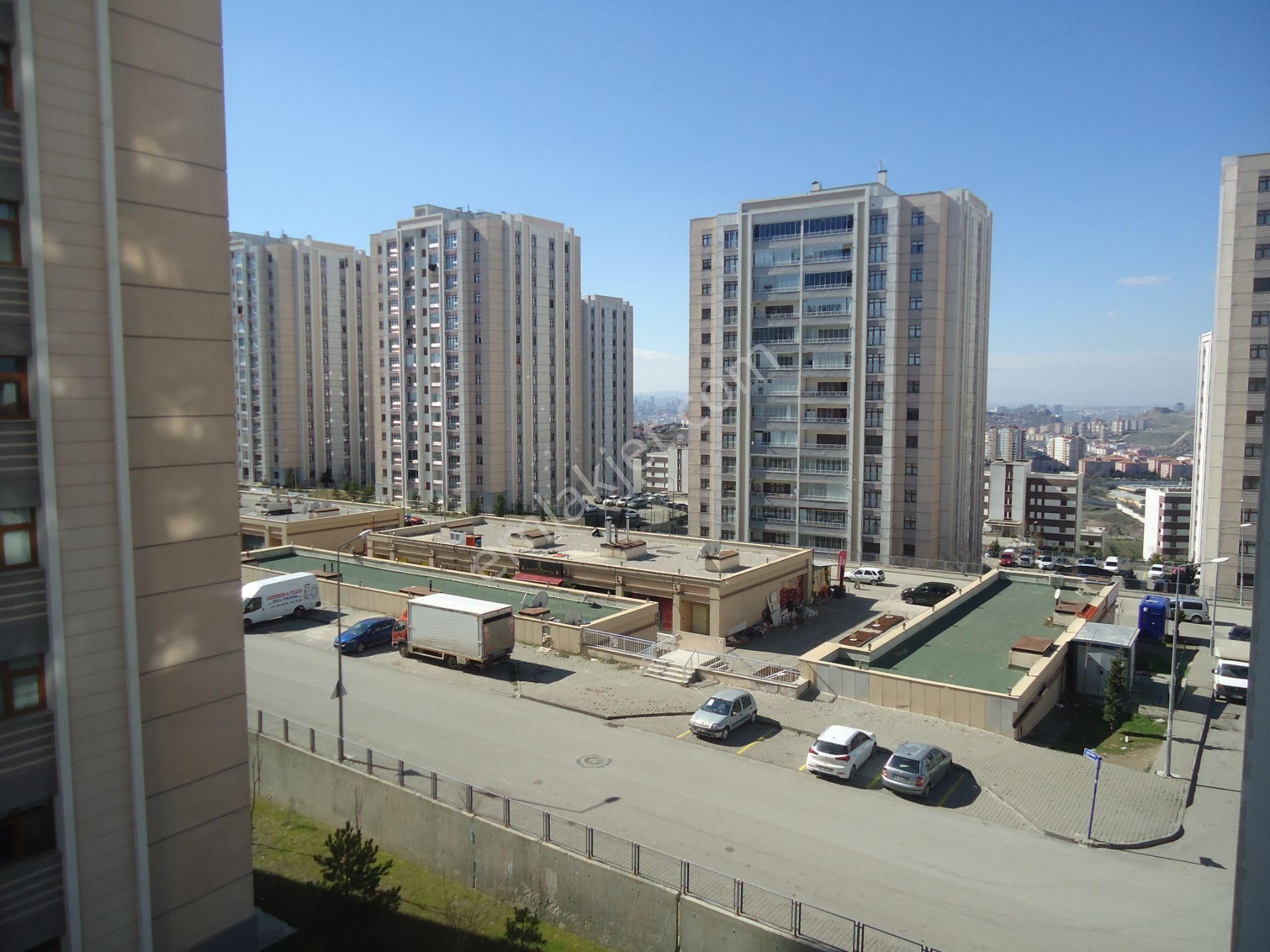 Krc'den Merkezi Konumda Manzaralı Kiralık 4+1 Daire - Görsel 28