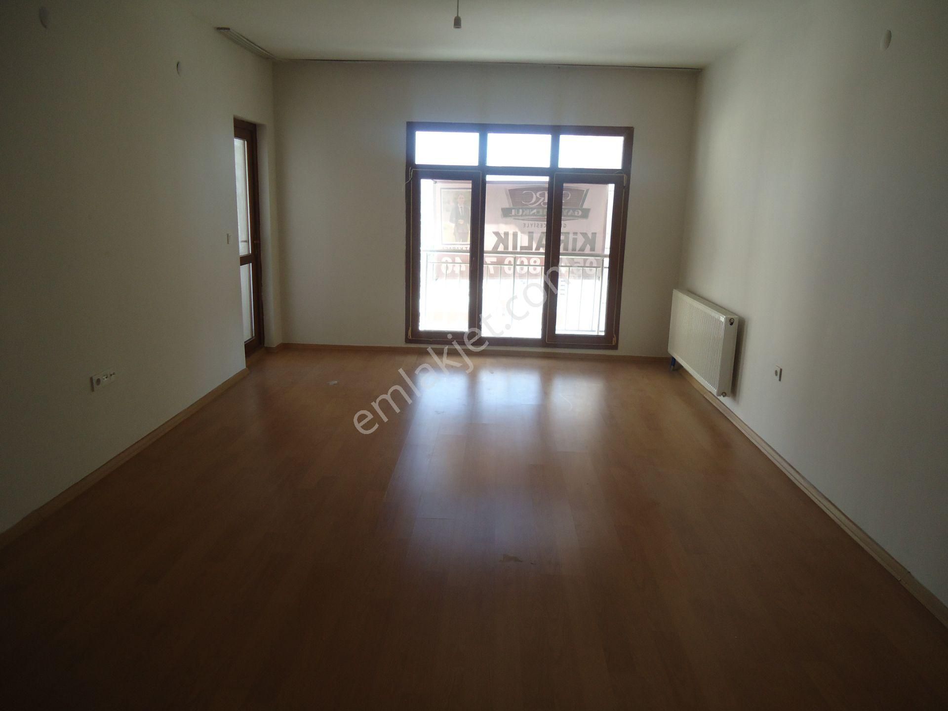 Krc'den Merkezi Konumda Manzaralı Kiralık 4+1 Daire - Görsel 16