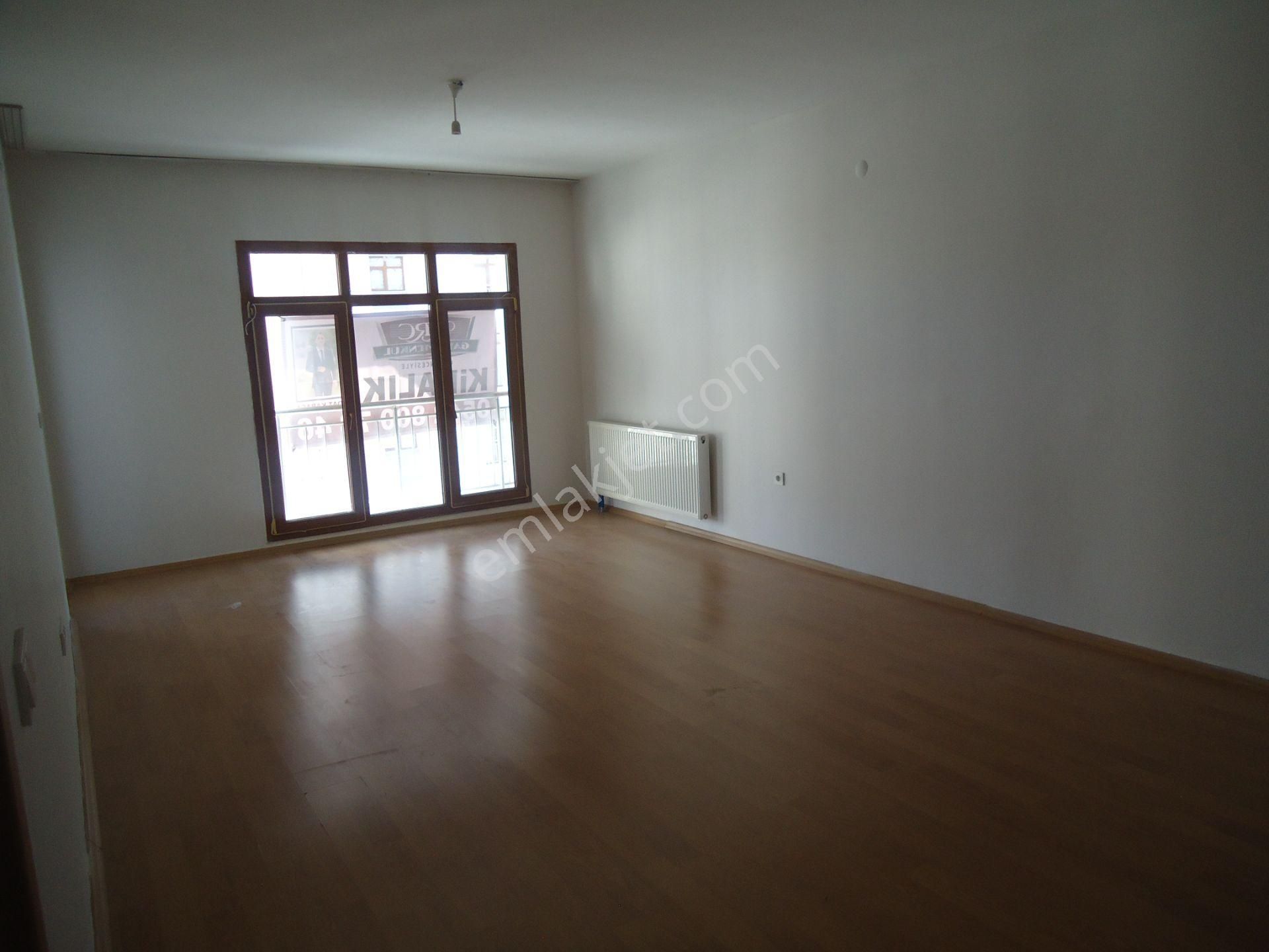 Krc'den Merkezi Konumda Manzaralı Kiralık 4+1 Daire - Görsel 13