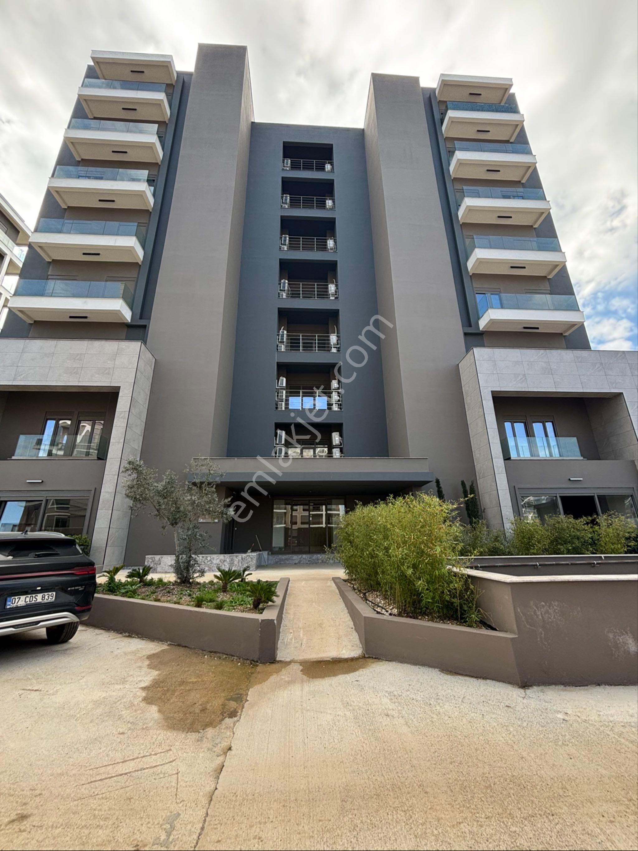 Sırıus Modern Altıntaş’ta Lüks Sitede 1+1 Kiralık Daire