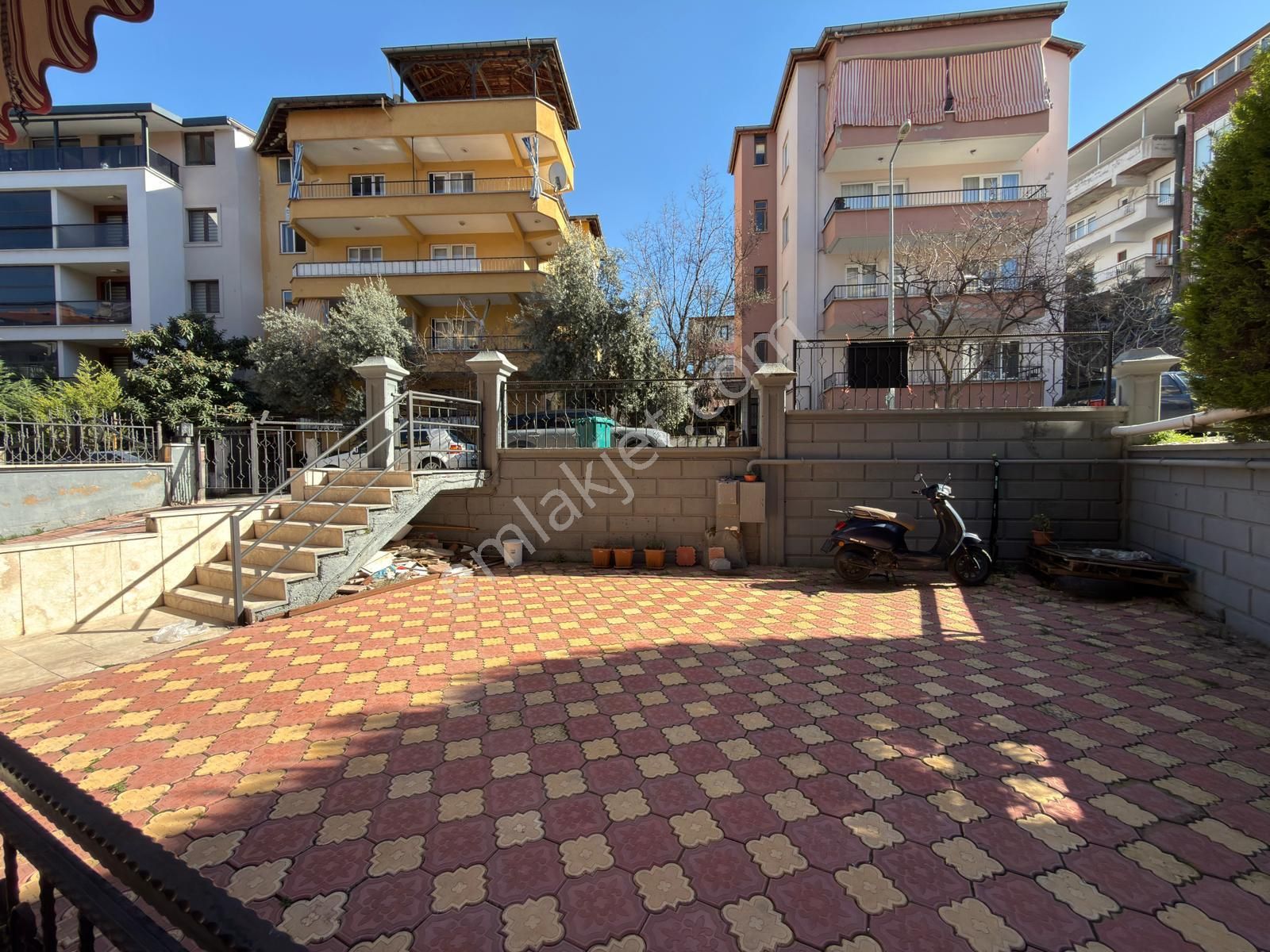 Kınıklıda Kampüsde Kiralık 3+1 Daire