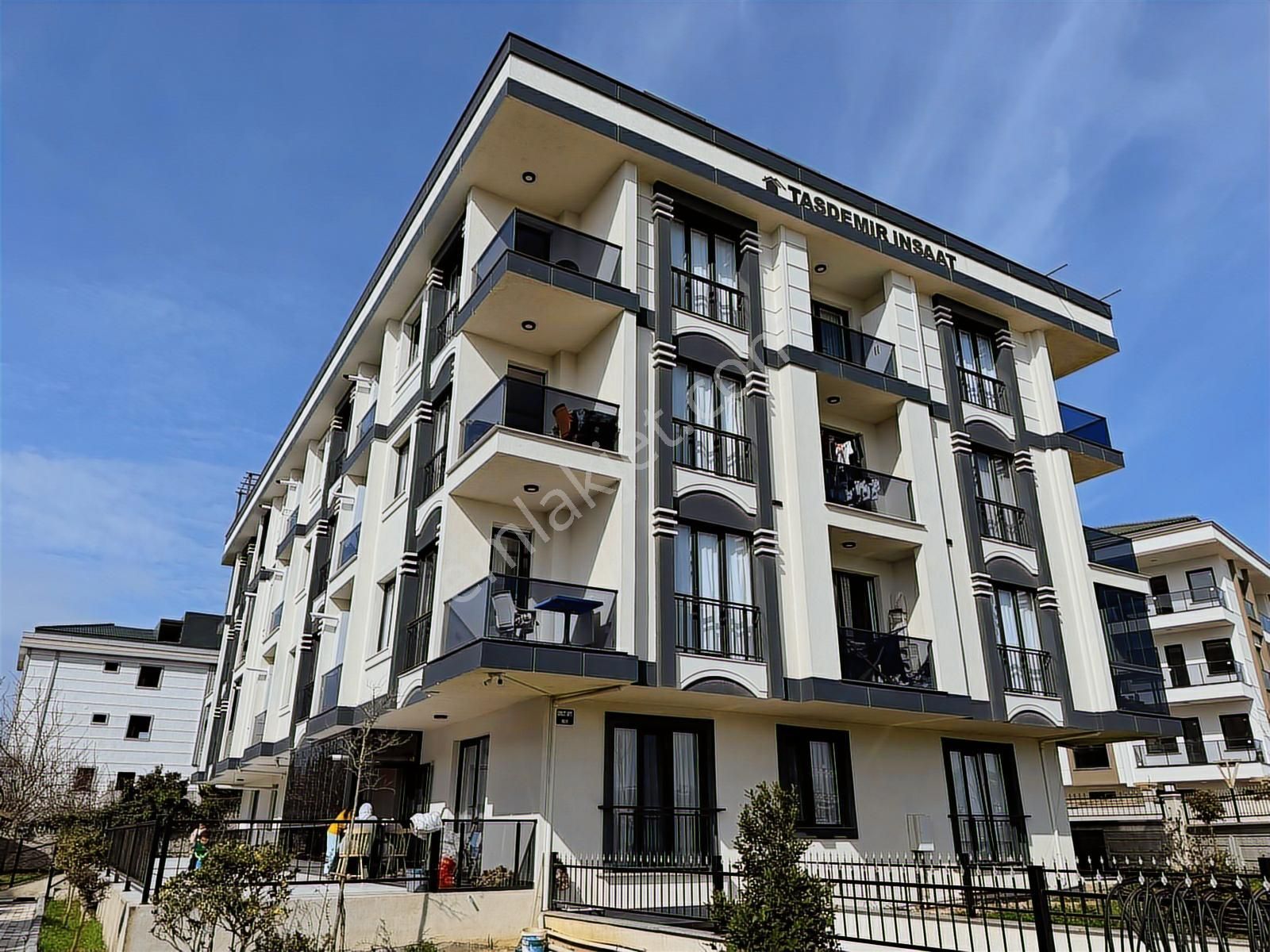 B.çekmece Kumburgaz Merkez'de Yeni Bina G.kat 2+1 Kiralık Daire