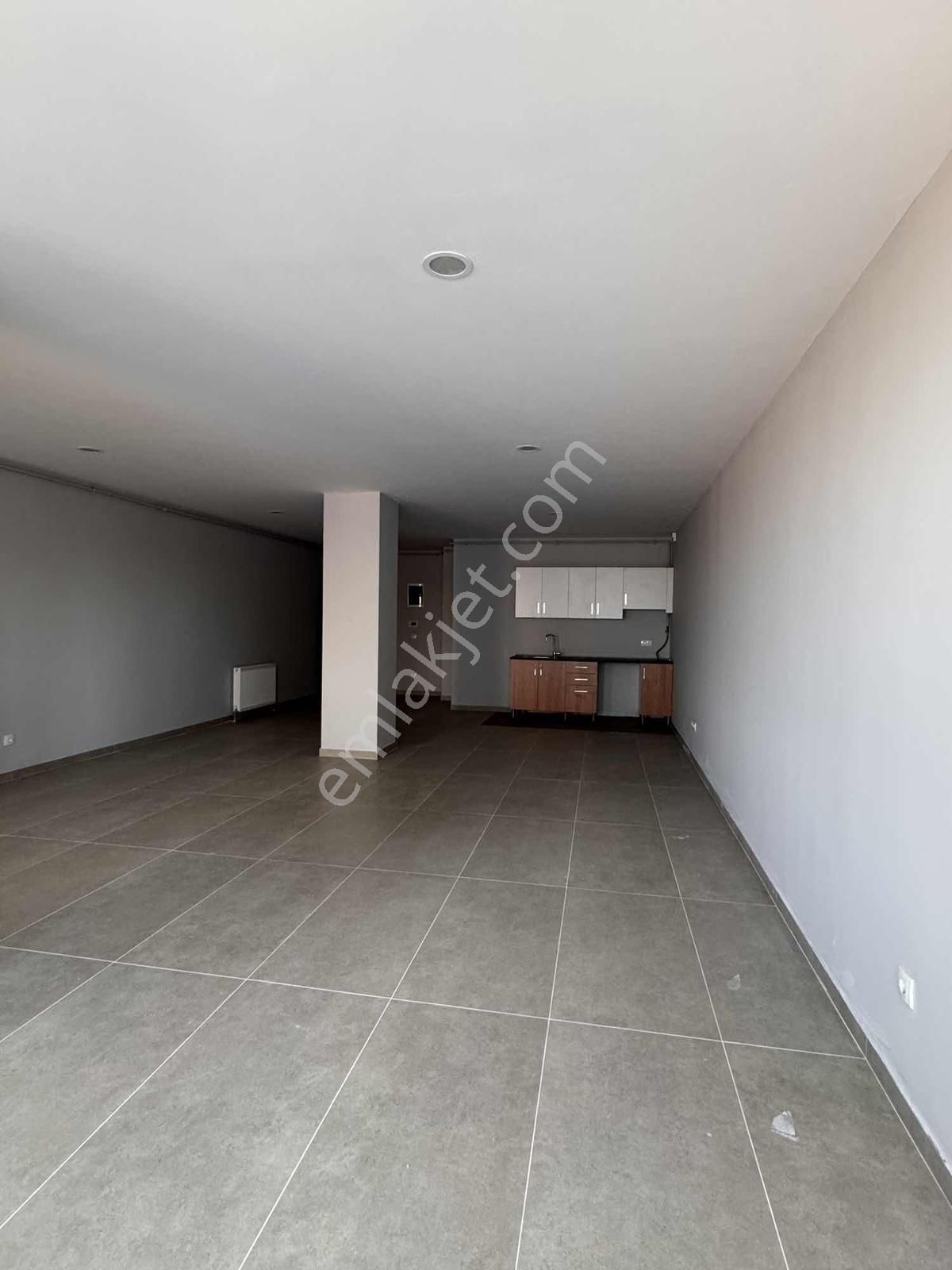 Sultanbeyli Aslan Plazada Prestijli Konumda Kiralık Ofis - Görsel 4