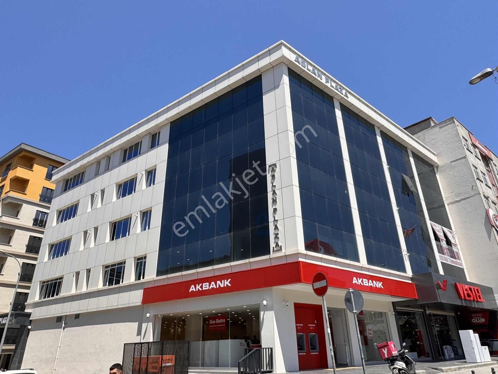 Sultanbeyli Aslan Plazada Prestijli Konumda Kiralık Ofis - Görsel 2