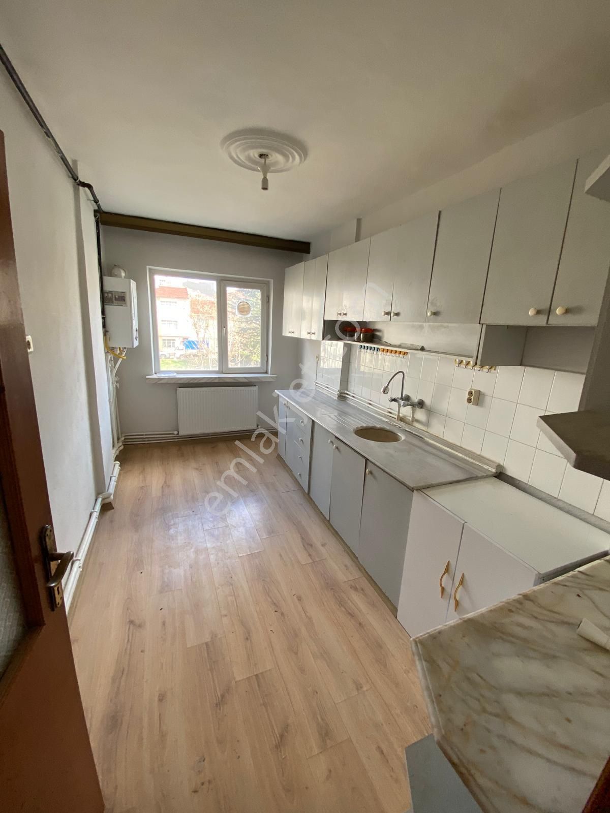 Eskişehir Ömerağa Da Gazi İlkokuluna Bitişik Ara Kat 3+1 Satılık Daire - Görsel 5