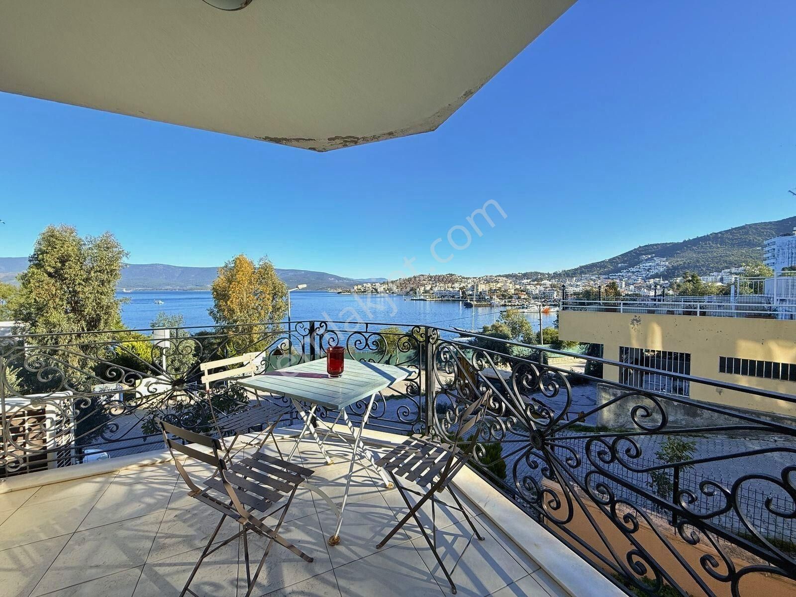 Seaview 3 Sitesinde İlk Sırada Deniz Manzaralı 2+1 Satılık Daire
