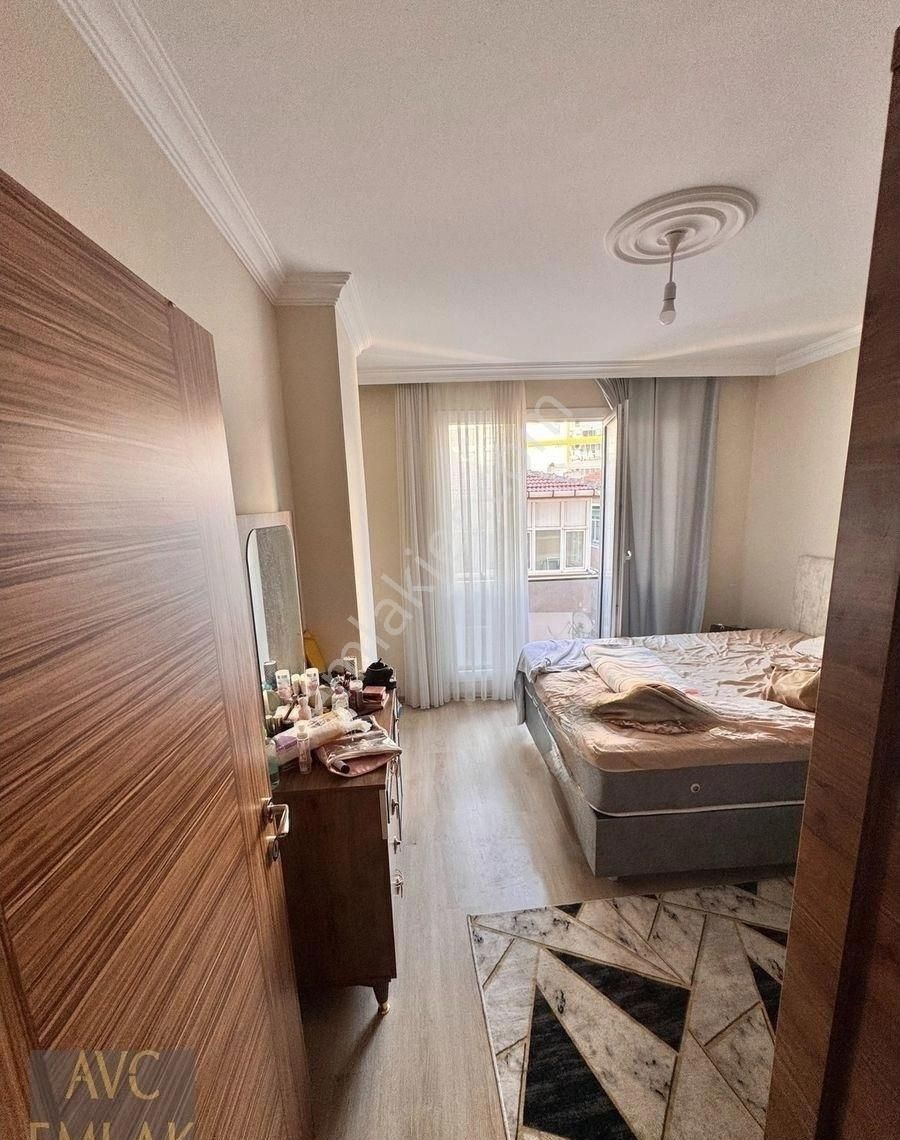 Cumhuriyet Mahallesi'nde Göl Manzaralı 10. Kat Satılık 3+1 Daire - Görsel 6