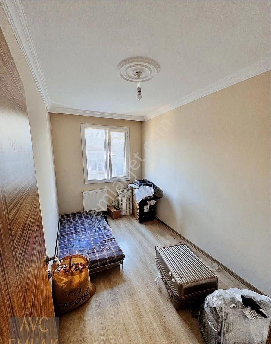 Cumhuriyet Mahallesi'nde Göl Manzaralı 10. Kat Satılık 3+1 Daire - Görsel 3