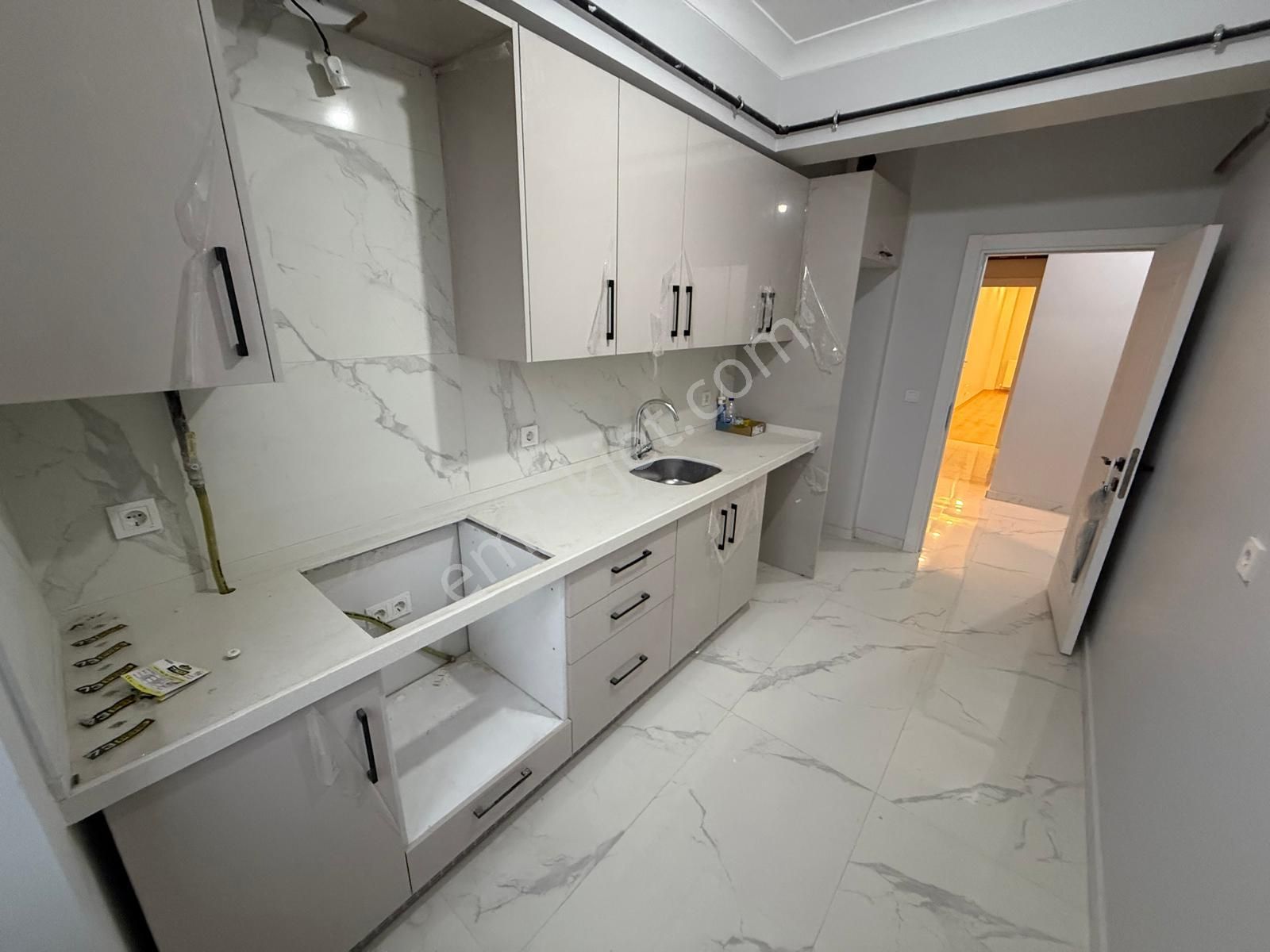 Zeytinburnu Beştelsiz Mahallesinde 130m2 3+1 Kiralık Sıfır Daire - Görsel 10