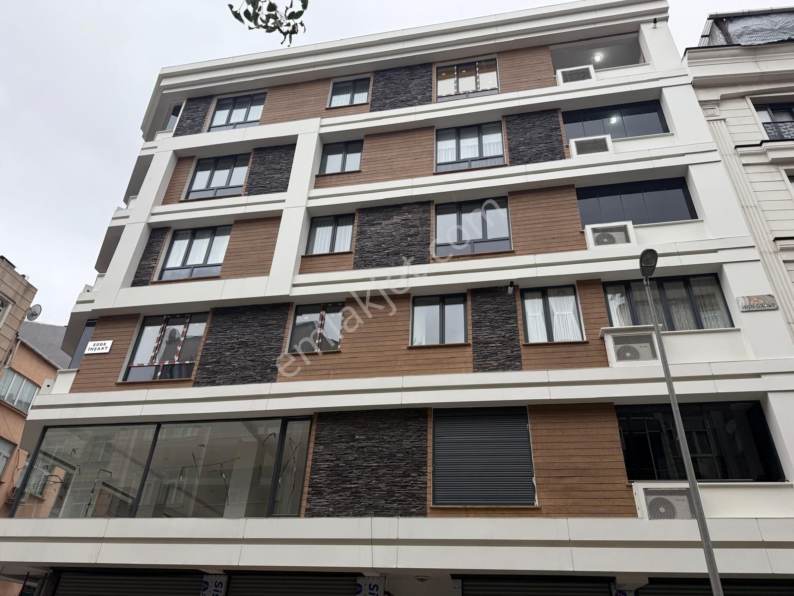 Zeytinburnu Beştelsiz Mahallesinde 130m2 3+1 Kiralık Sıfır Daire - Görsel 32