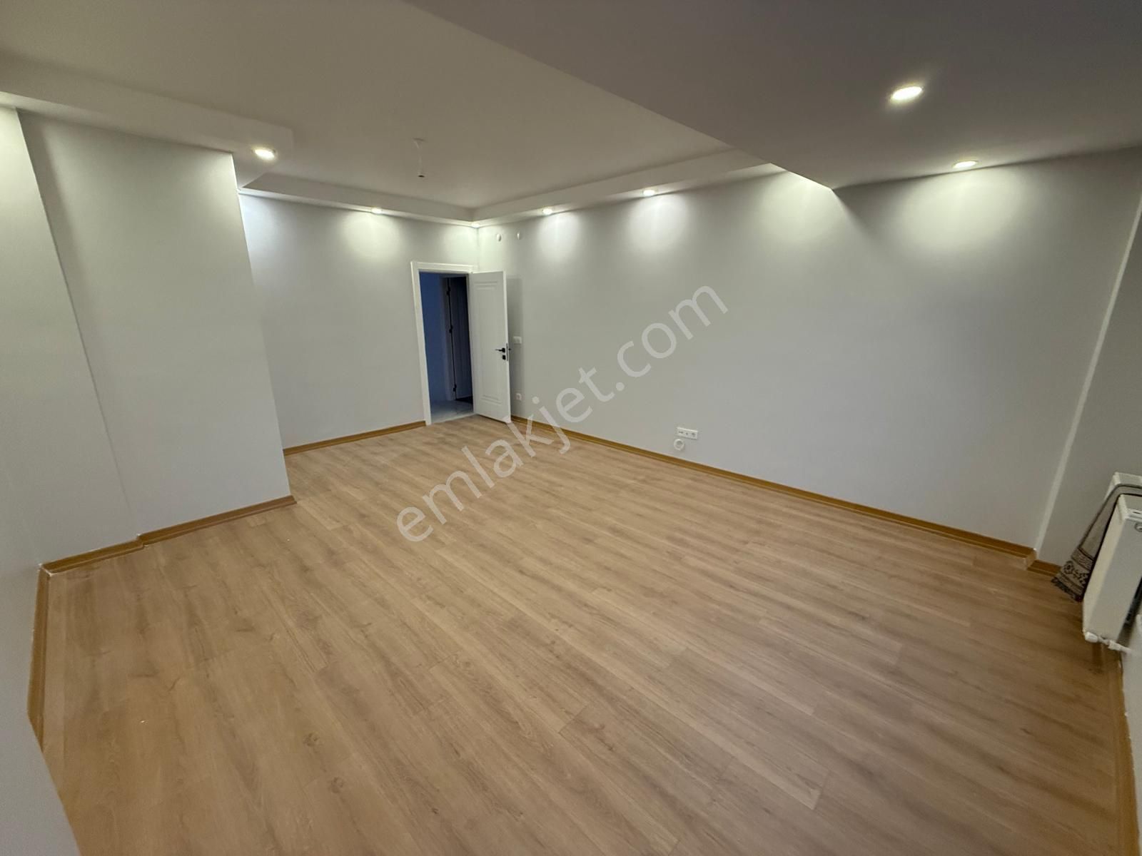 Zeytinburnu Beştelsiz Mahallesinde 130m2 3+1 Kiralık Sıfır Daire - Görsel 2