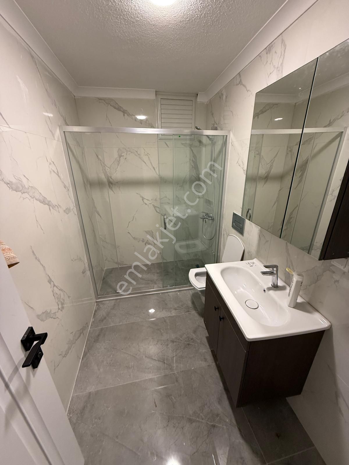 Zeytinburnu Beştelsiz Mahallesinde 130m2 3+1 Kiralık Sıfır Daire - Görsel 6