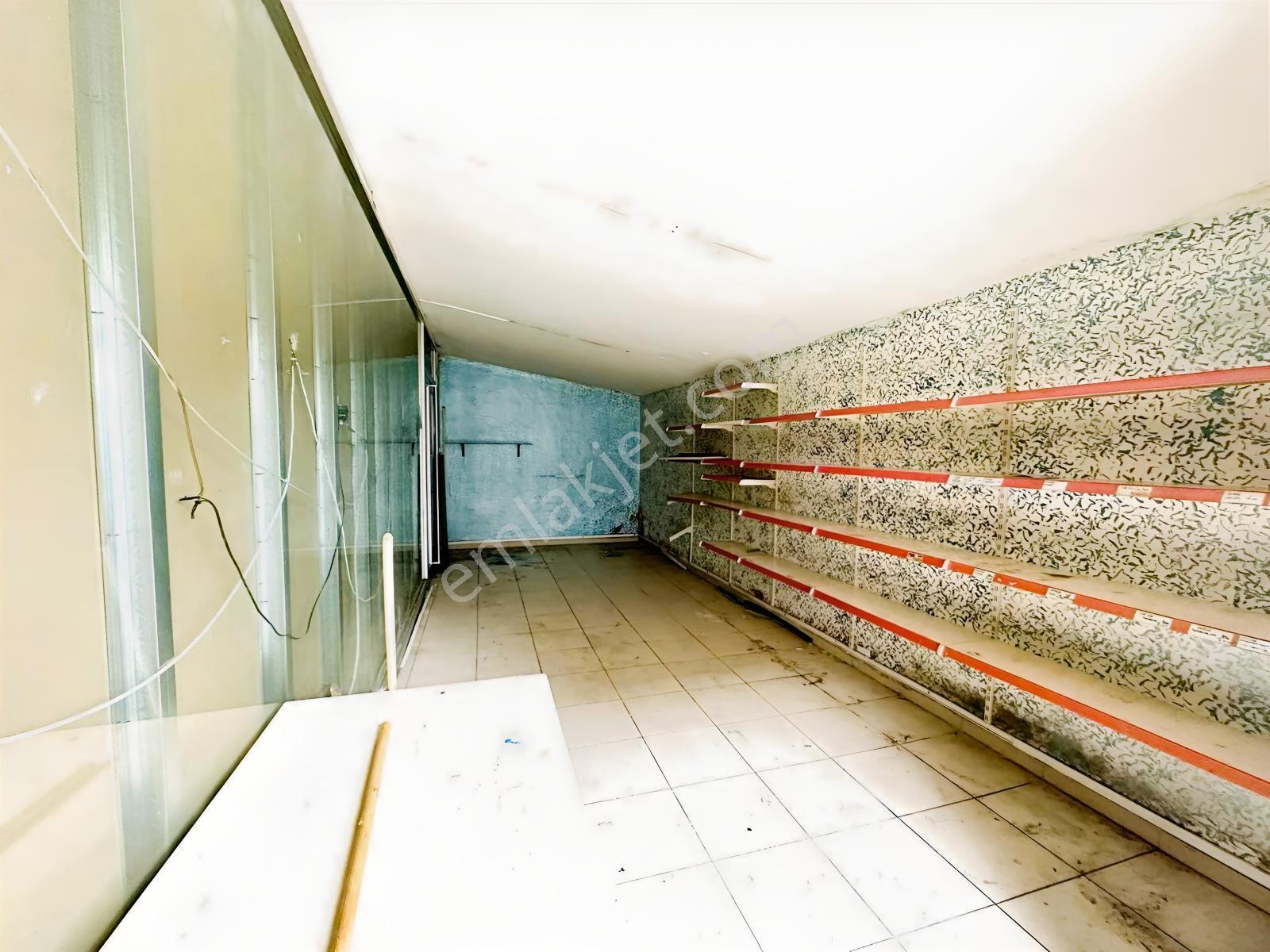 Çekmeköy Merkezçavuşbaşı, Merkezi Lokasyonda 25 M2 Kiralık Depo - Görsel 8