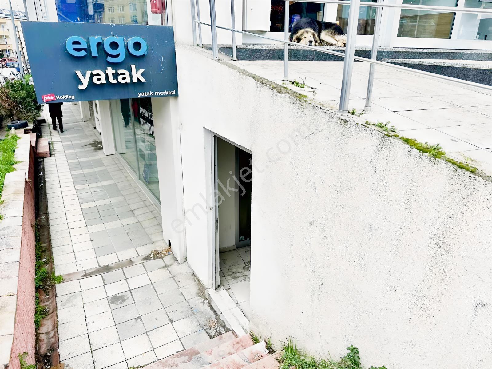 Çekmeköy Merkezçavuşbaşı, Merkezi Lokasyonda 25 M2 Kiralık Depo - Görsel 5