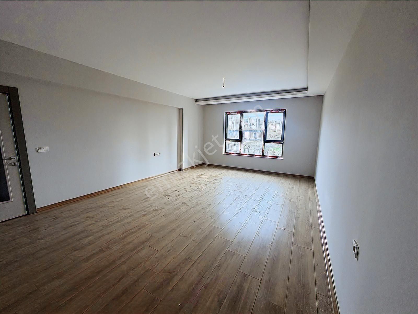 Redstone Castle Etimesgut Göksu'da Kiralık 4+1 Lüks Daire - Görsel 16