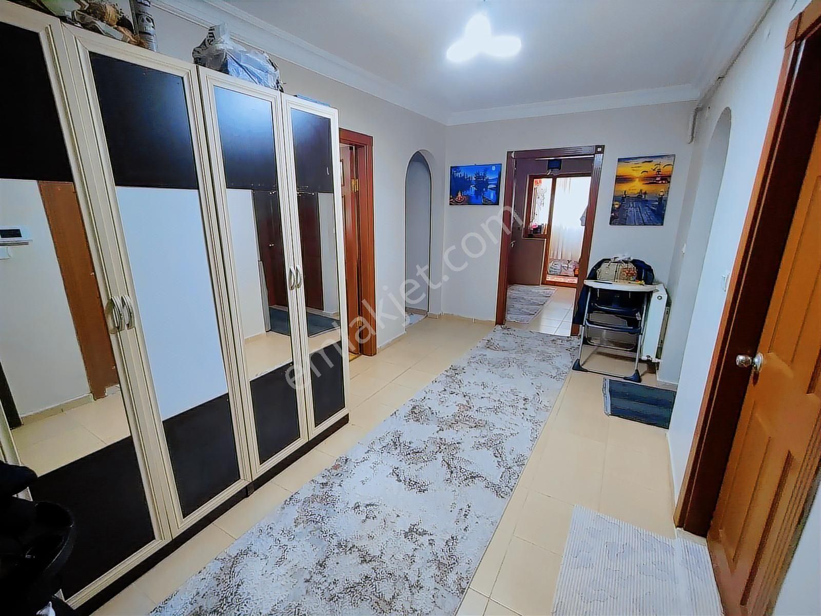 Gün Sazak Caddesi Üzeri Ara Katta Satılık Daire