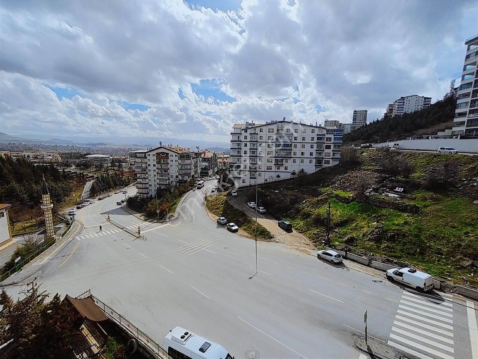 Gün Sazak Caddesi Üzeri Ara Katta Satılık Daire - Görsel 23