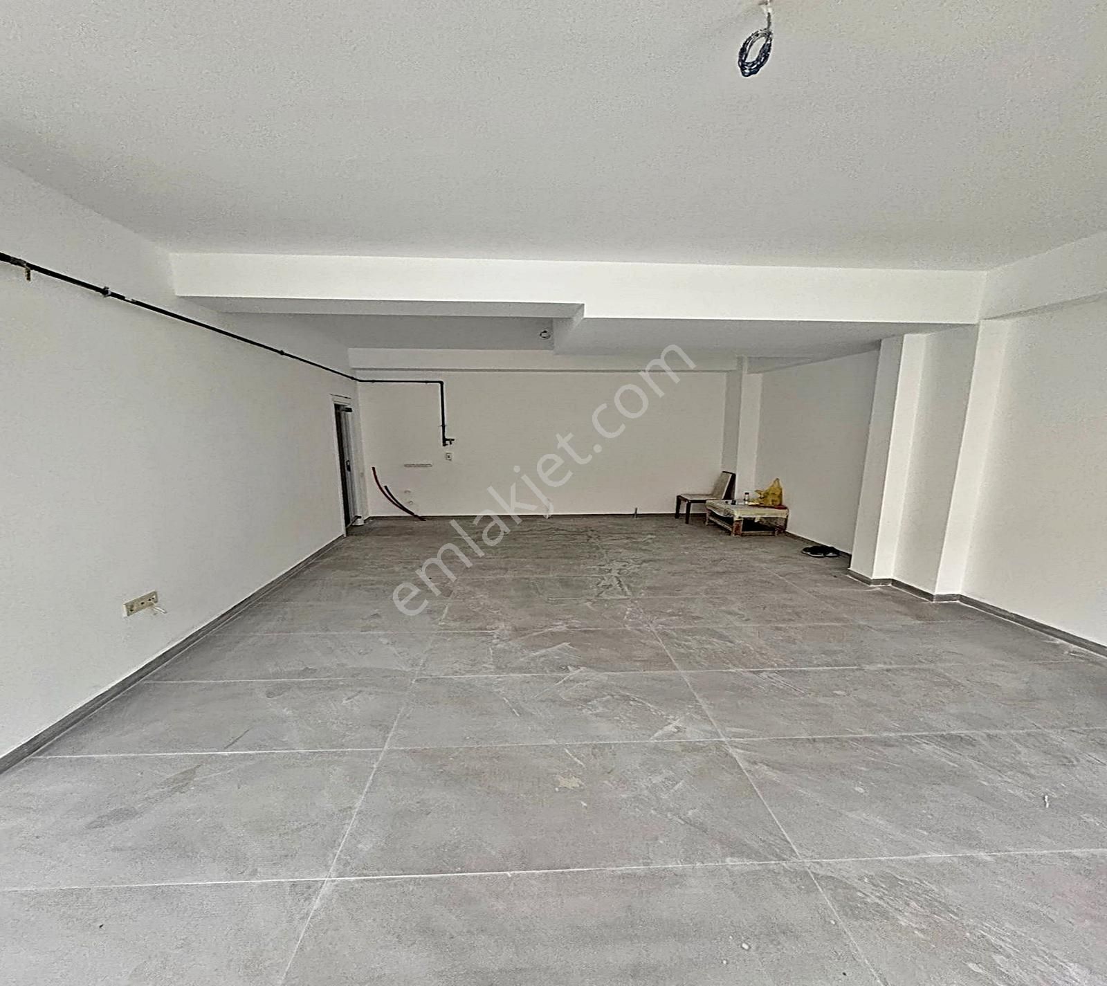 Ekşioğlu Mahallesinde Temiz Sıfır Satılık Dükkan - Görsel 10