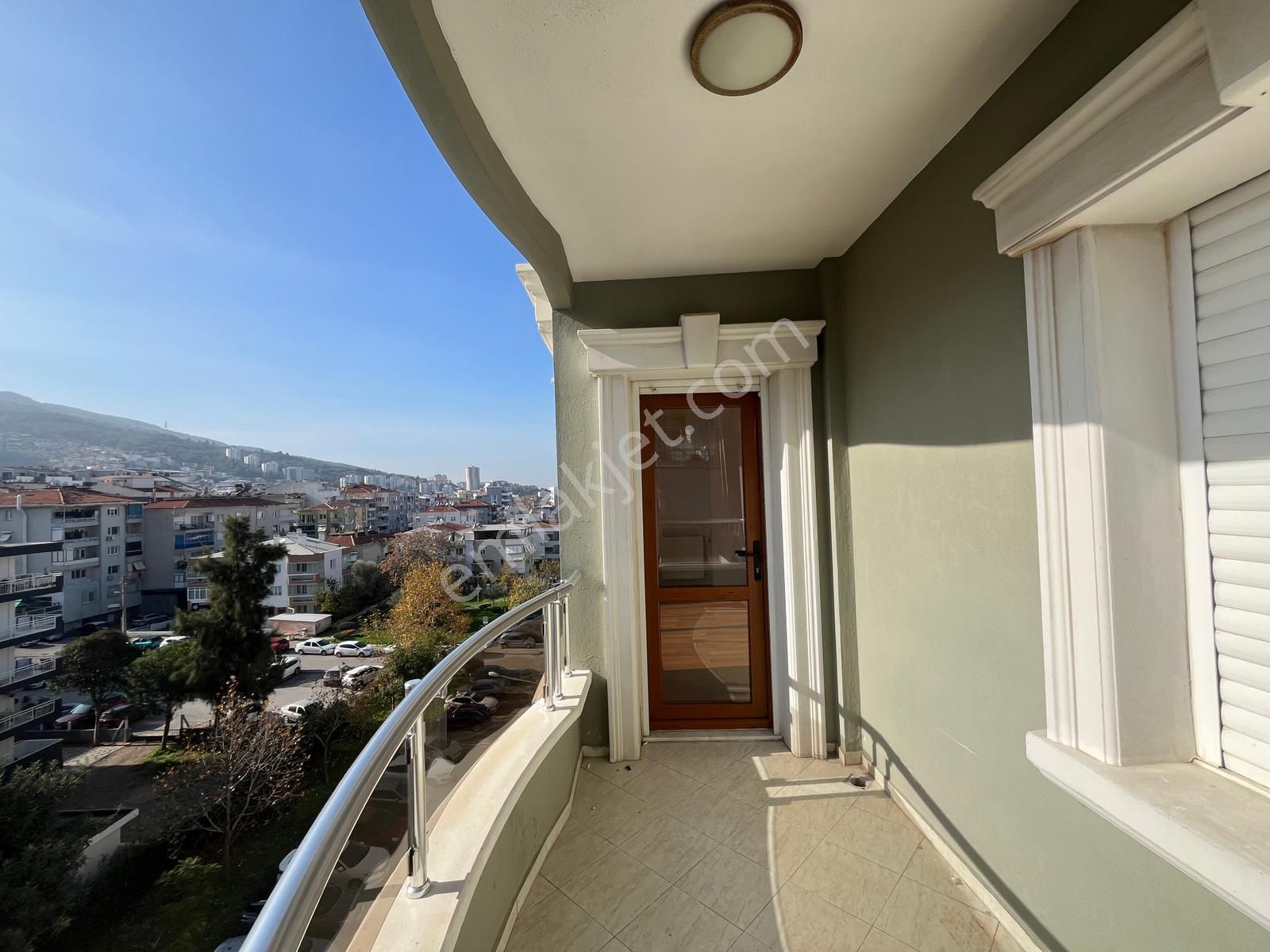 Narlıdere Yenikale Mahallesinde Geniş Ve Ferah 3+1 Kiralık Daire - Görsel 8