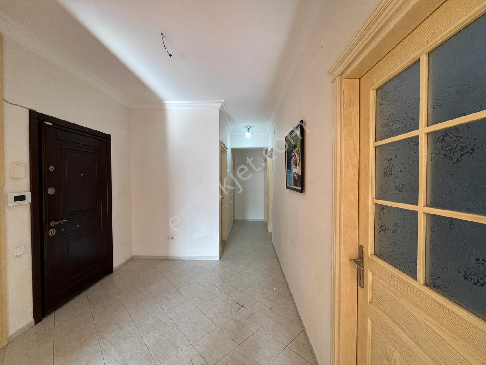 Narlıdere Yenikale Mahallesinde Geniş Ve Ferah 3+1 Kiralık Daire - Görsel 3