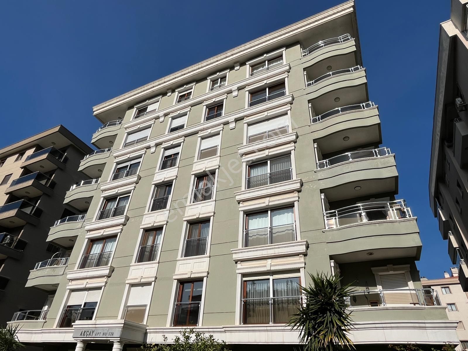 Narlıdere Yenikale Mahallesinde Geniş Ve Ferah 3+1 Kiralık Daire