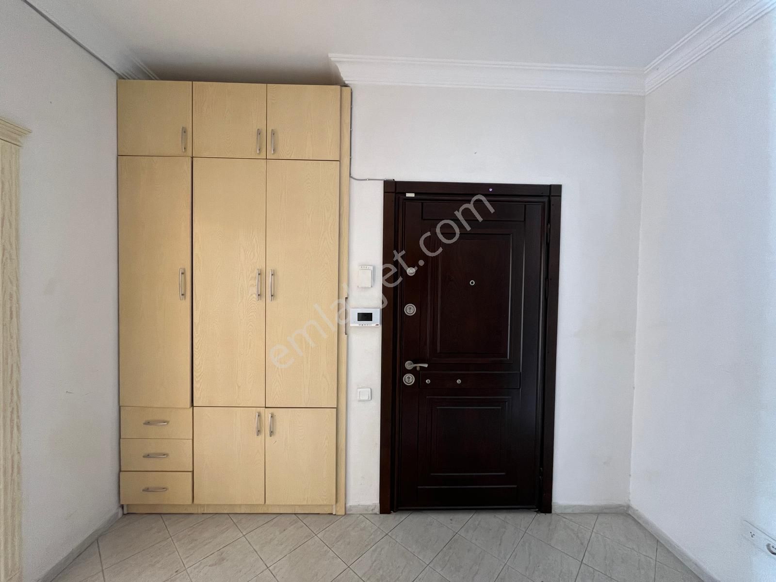 Narlıdere Yenikale Mahallesinde Geniş Ve Ferah 3+1 Kiralık Daire - Görsel 2