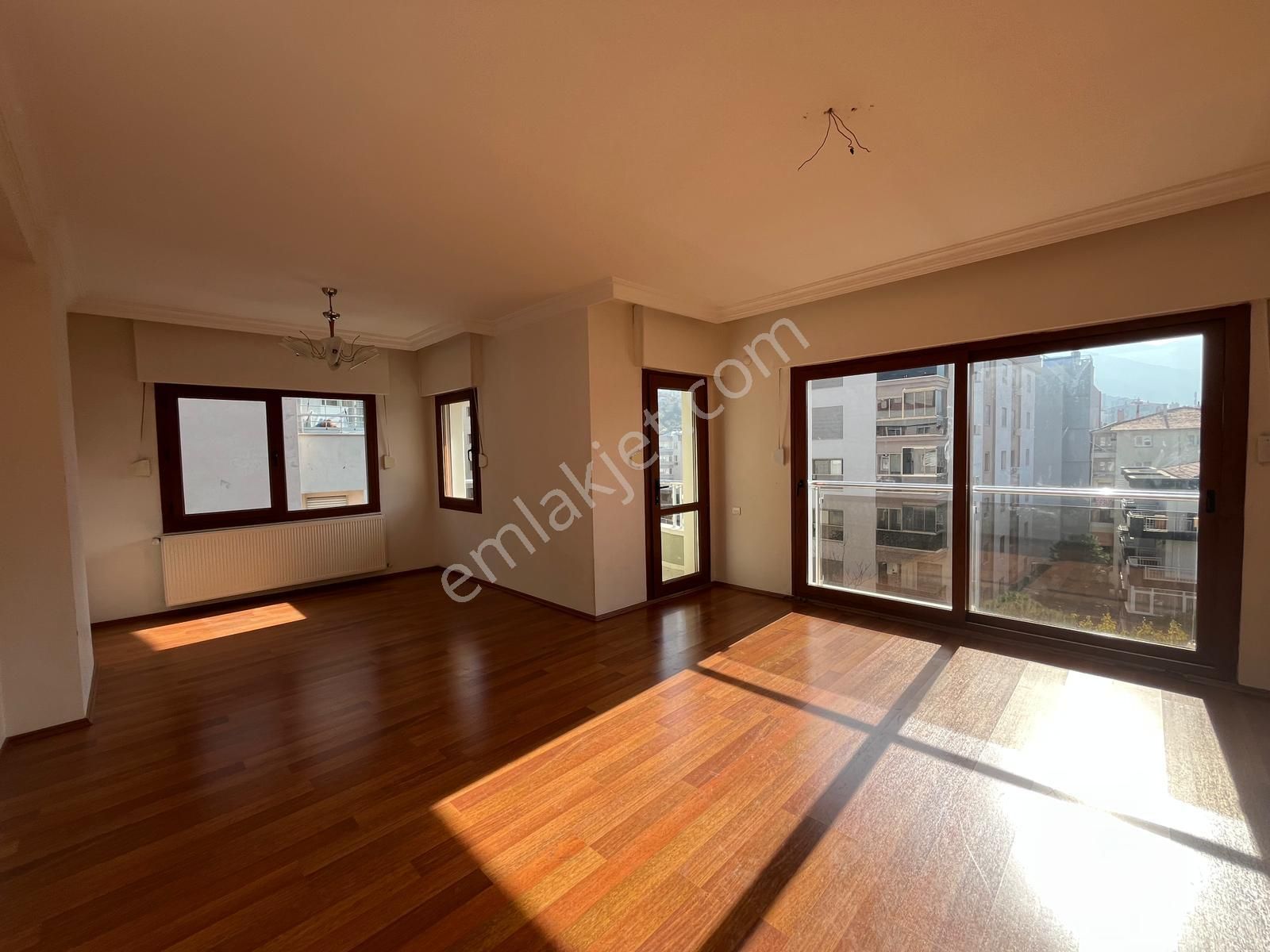 Narlıdere Yenikale Mahallesinde Geniş Ve Ferah 3+1 Kiralık Daire - Görsel 7