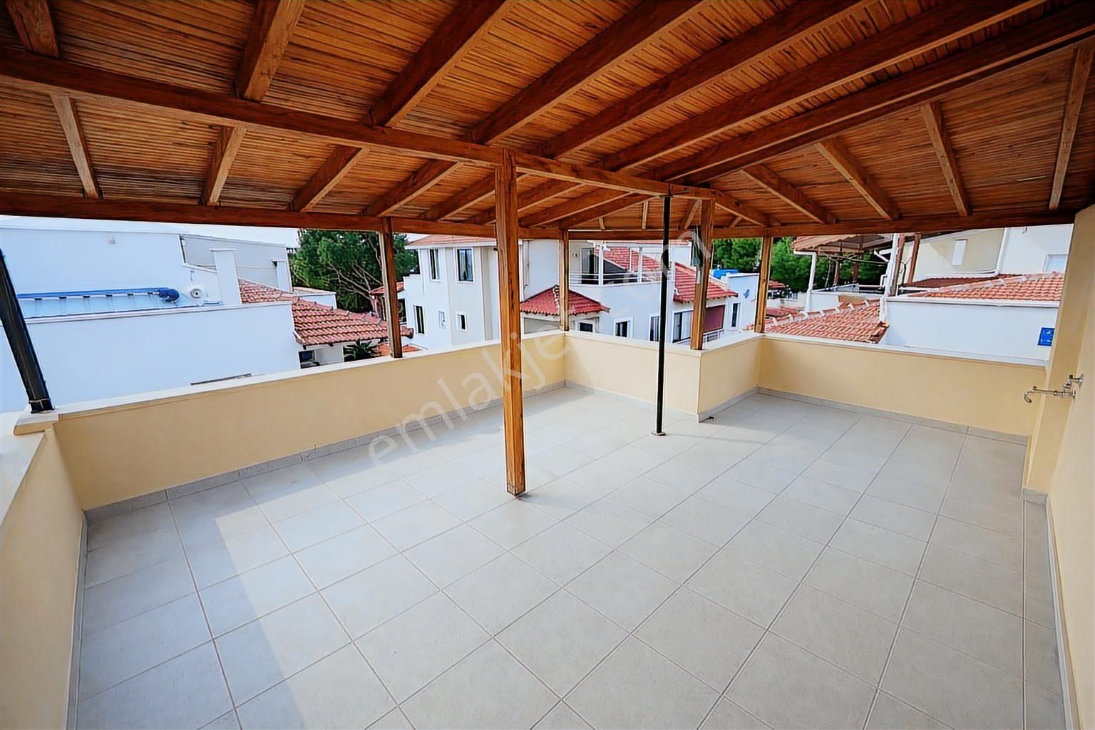 Urla Çamlıçay Mahallesi Brt Gayrimenkulden Fırsat Villa - Görsel 4