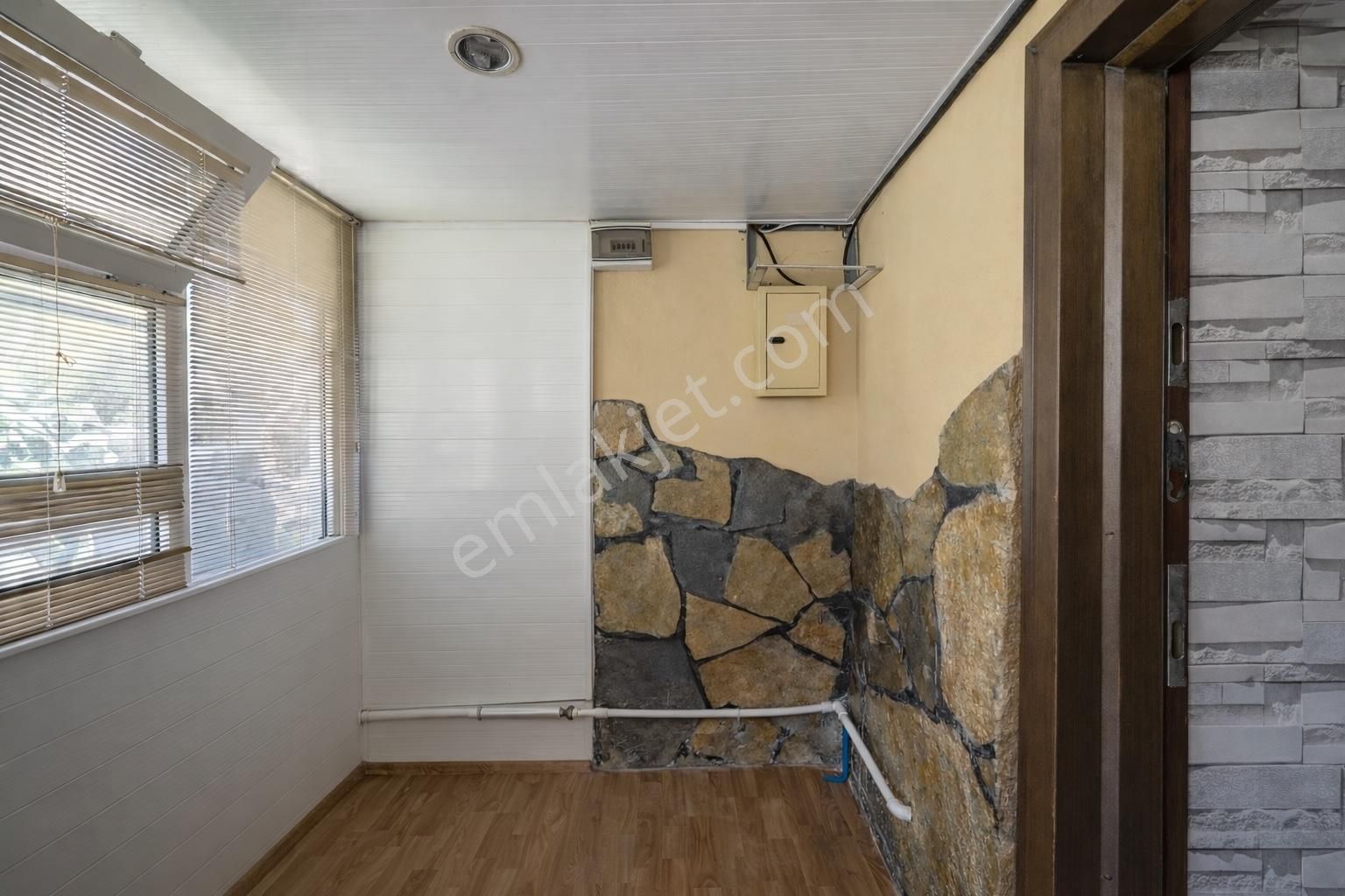 Urla Çamlıçay Mahallesi Brt Gayrimenkulden Fırsat Villa - Görsel 14