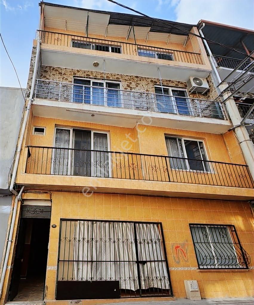 Bornova Yeşilova'da 2+1 Satılık Daire