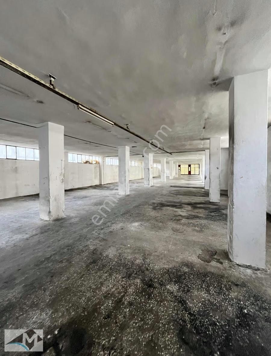 Bağcılarda İstoça Yakın 1000m2 Üst Kat Her İşe Uygun