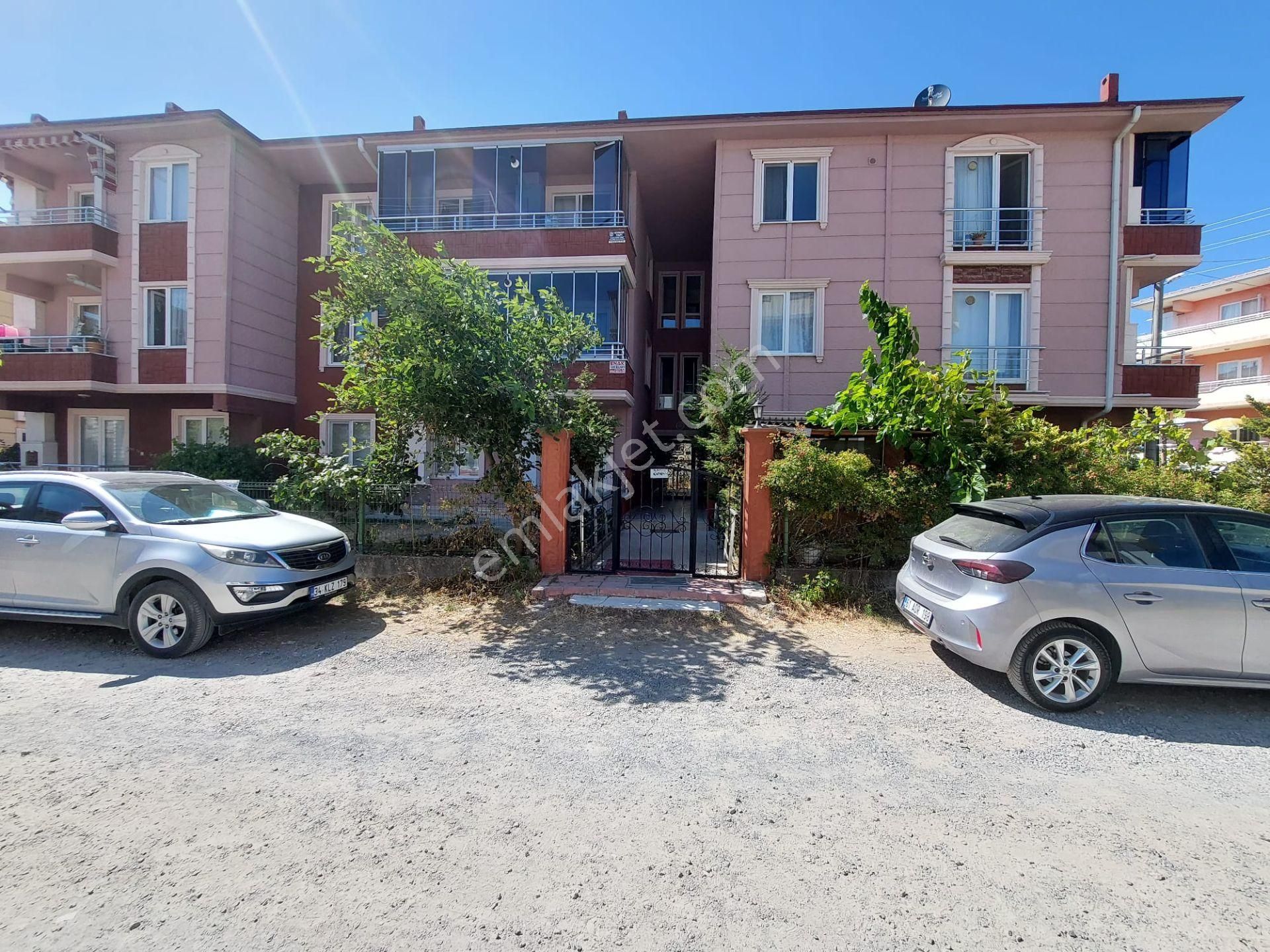 Karasu Çağdaş Mevkii Eşyalı Cambalkonlu Denize Yakın 1+1 Satılık - Görsel 4