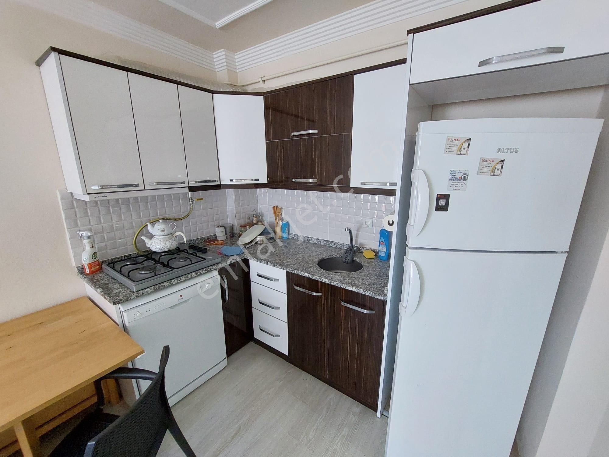Karasu Çağdaş Mevkii Eşyalı Cambalkonlu Denize Yakın 1+1 Satılık - Görsel 12