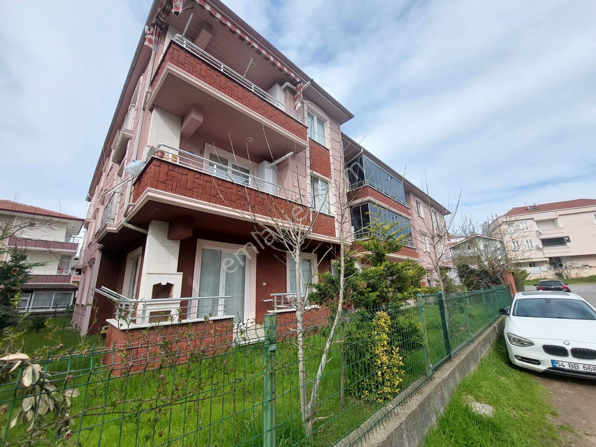 Karasu Çağdaş Mevkii Eşyalı Cambalkonlu Denize Yakın 1+1 Satılık - Görsel 3