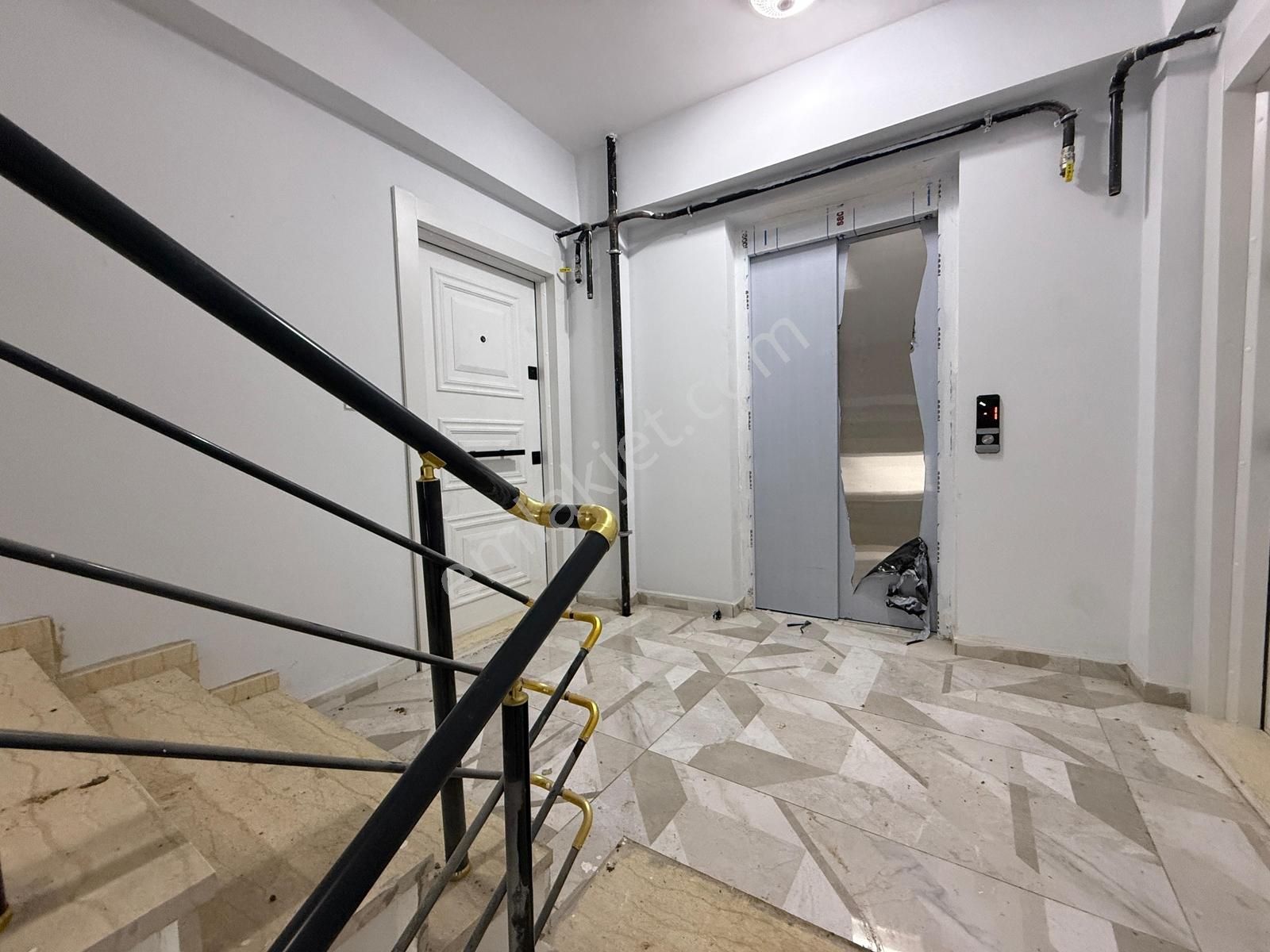 Fa Özbir'den Barbaros Caddesine Cephe Kiralık Sıfır 2+1 Daire - Görsel 4