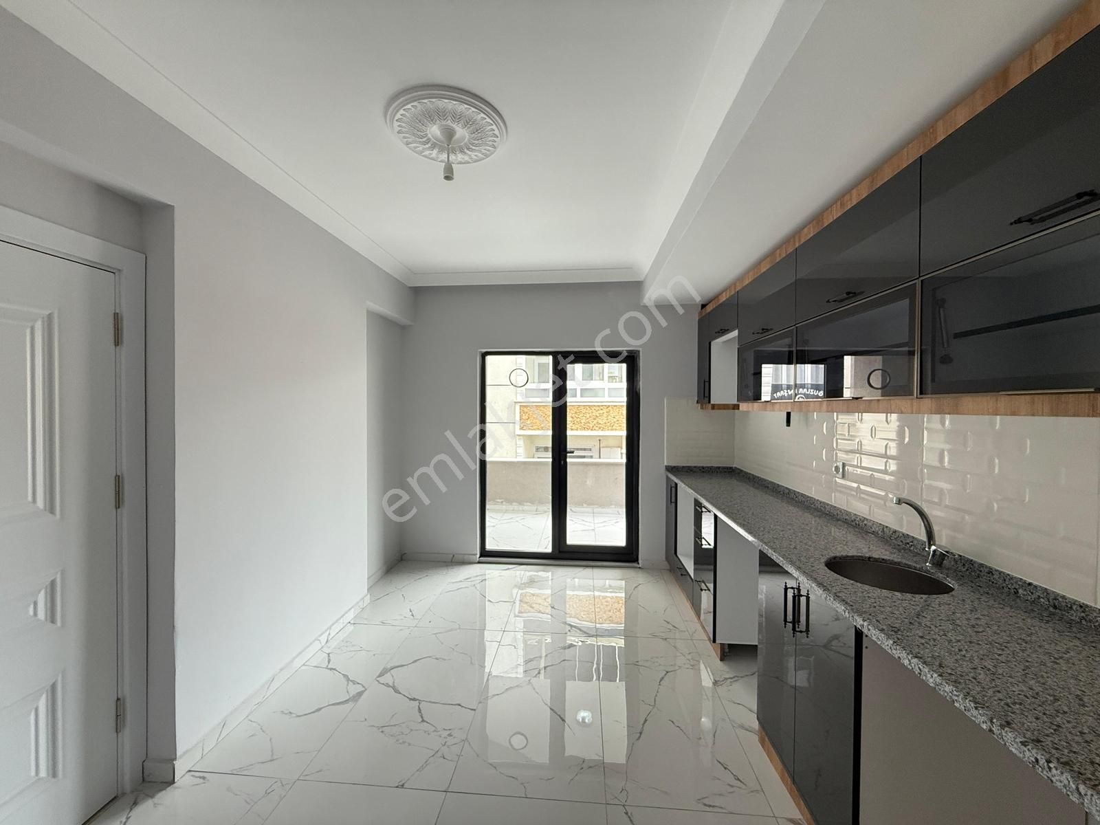 Fa Özbir'den Barbaros Caddesine Cephe Kiralık Sıfır 2+1 Daire - Görsel 17