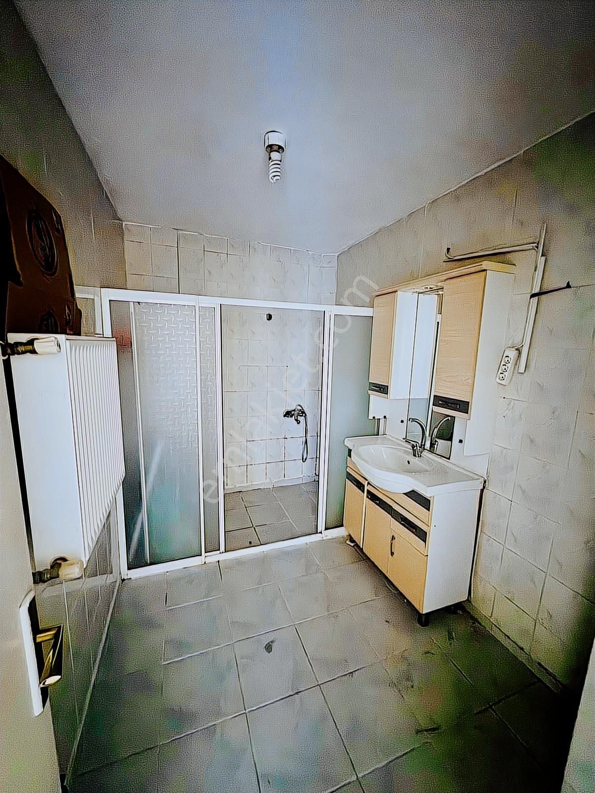 Gaziosmanpaşada Kiralık 3+1 Ara Kat Merkezi Konum Karadeniz Emla - Görsel 11