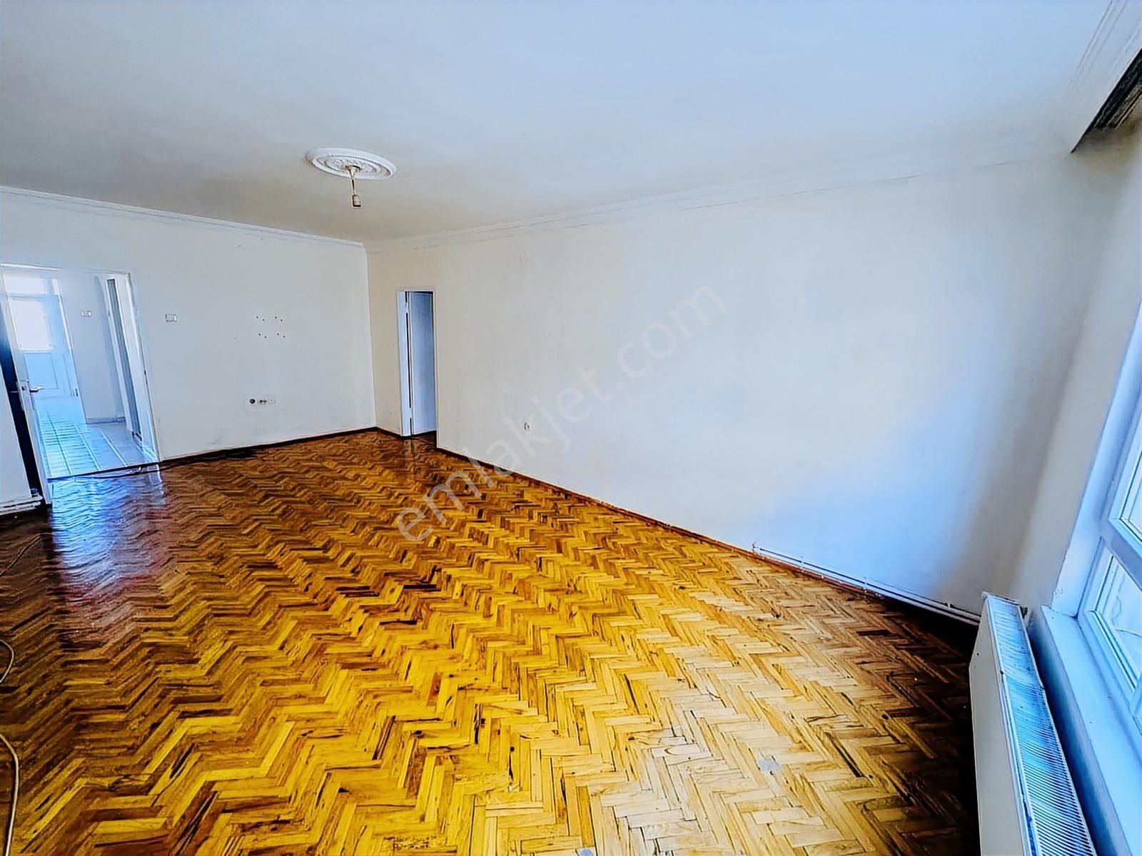 Gaziosmanpaşada Kiralık 3+1 Ara Kat Merkezi Konum Karadeniz Emla - Görsel 12