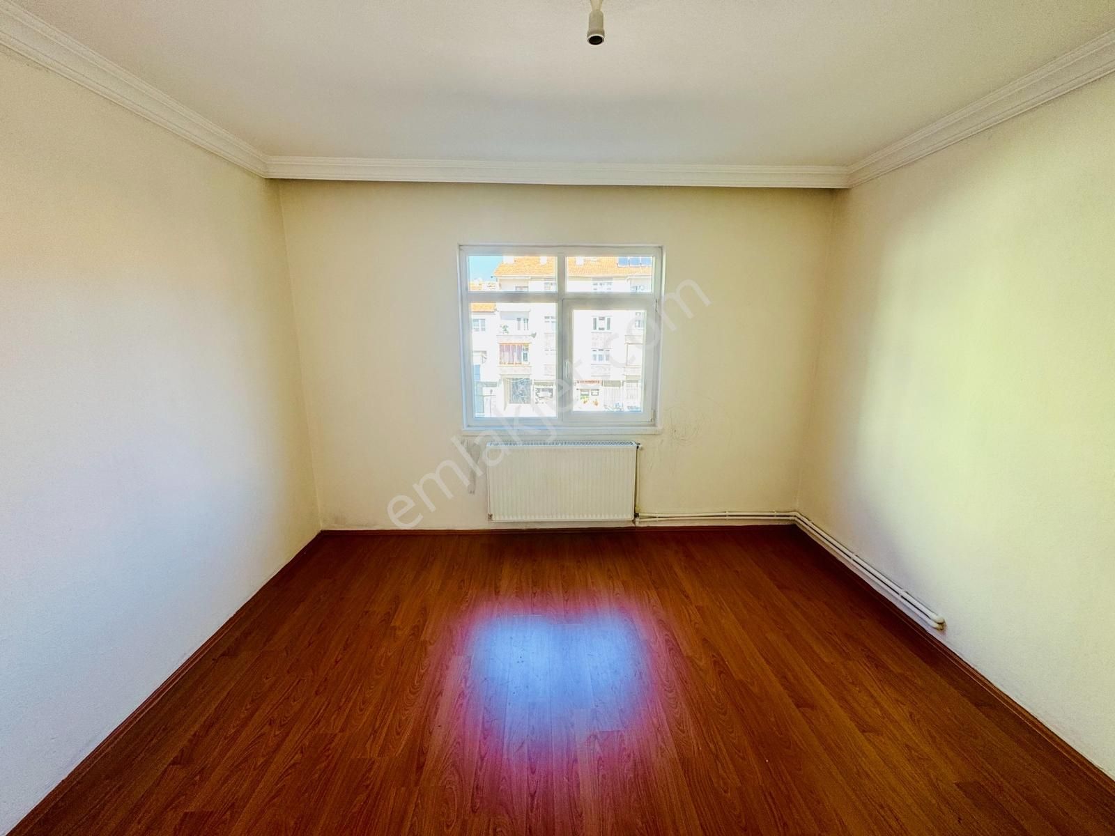 Gaziosmanpaşada Kiralık 3+1 Ara Kat Merkezi Konum Karadeniz Emla - Görsel 2